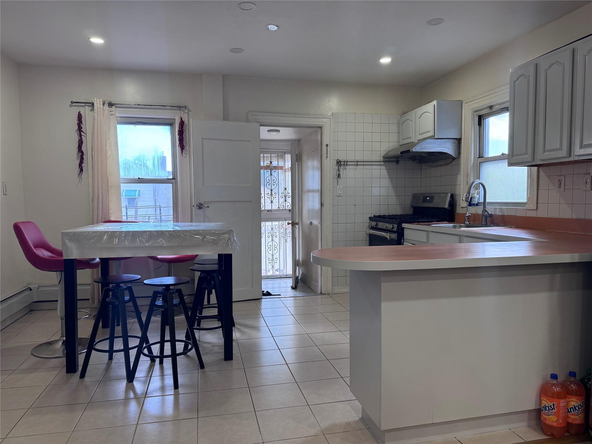 Single Family 27th  Queens, NY 11354, MLS-868060-9