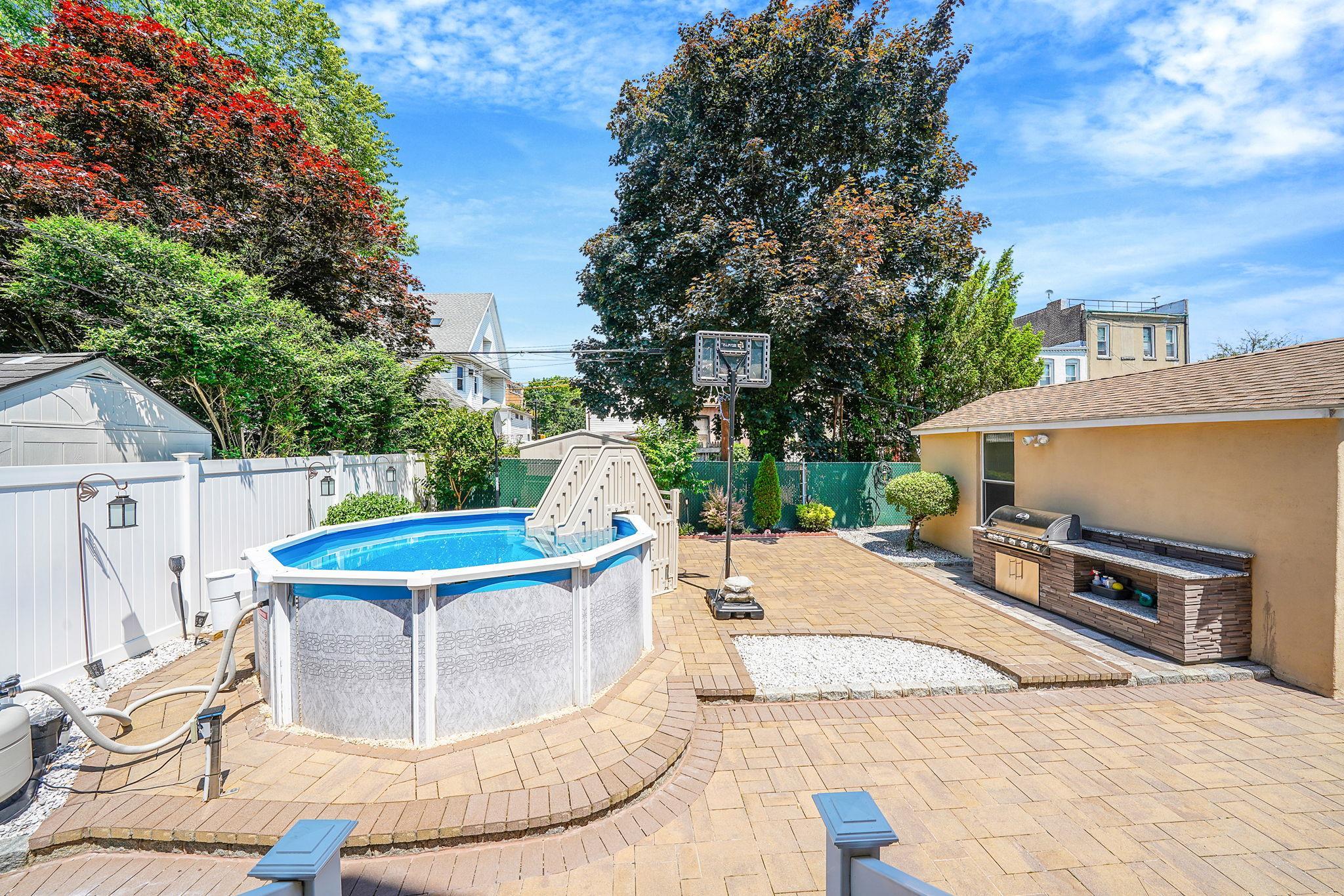 Single Family 67th  Queens, NY 11379, MLS-868073-43