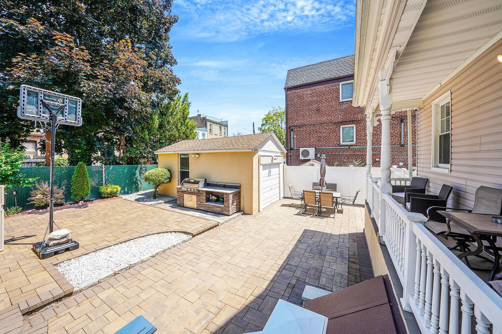 Single Family 67th  Queens, NY 11379, MLS-868073-44