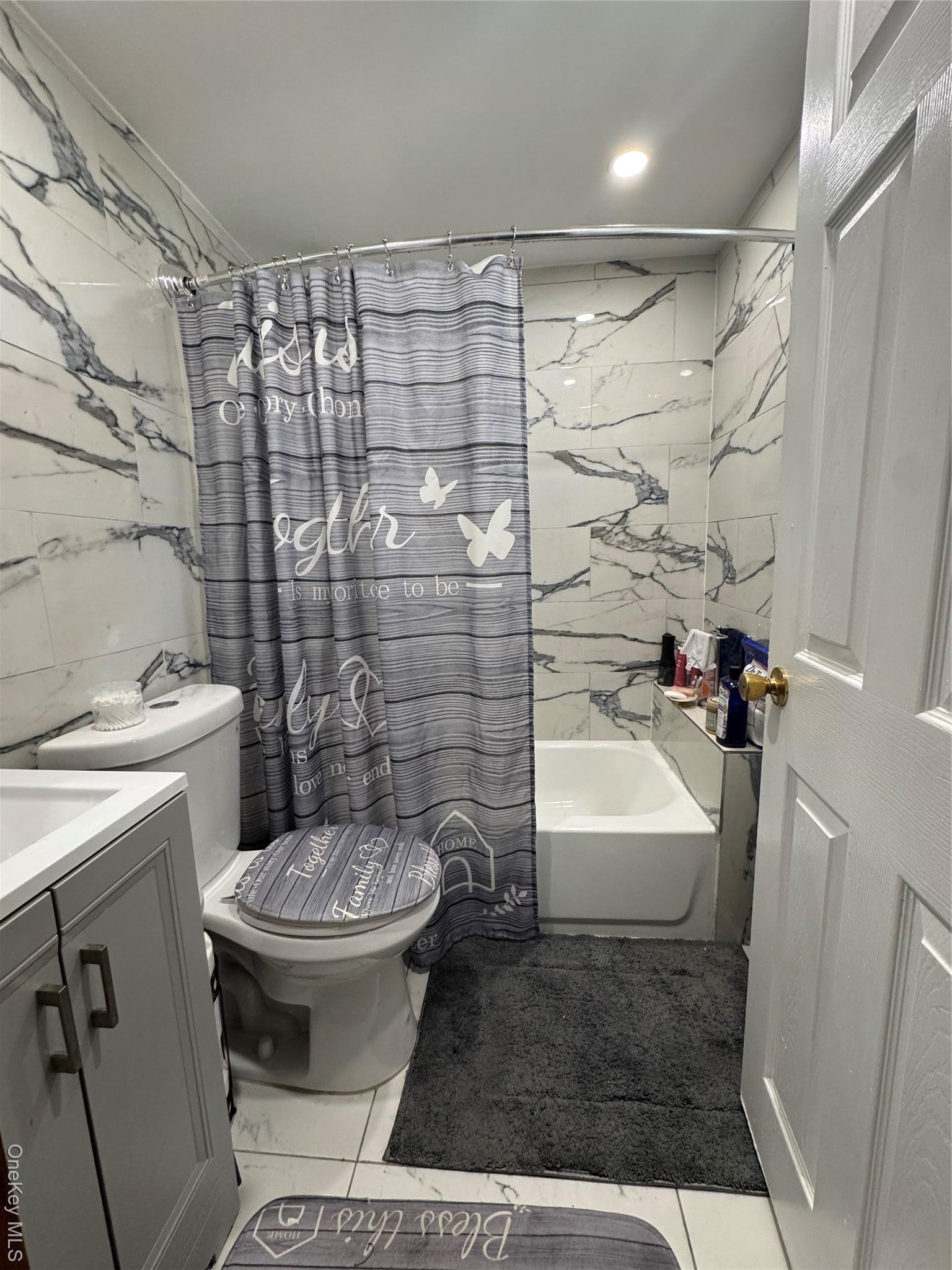 Single Family Mangin Avenue  Queens, NY 11412, MLS-868074-4