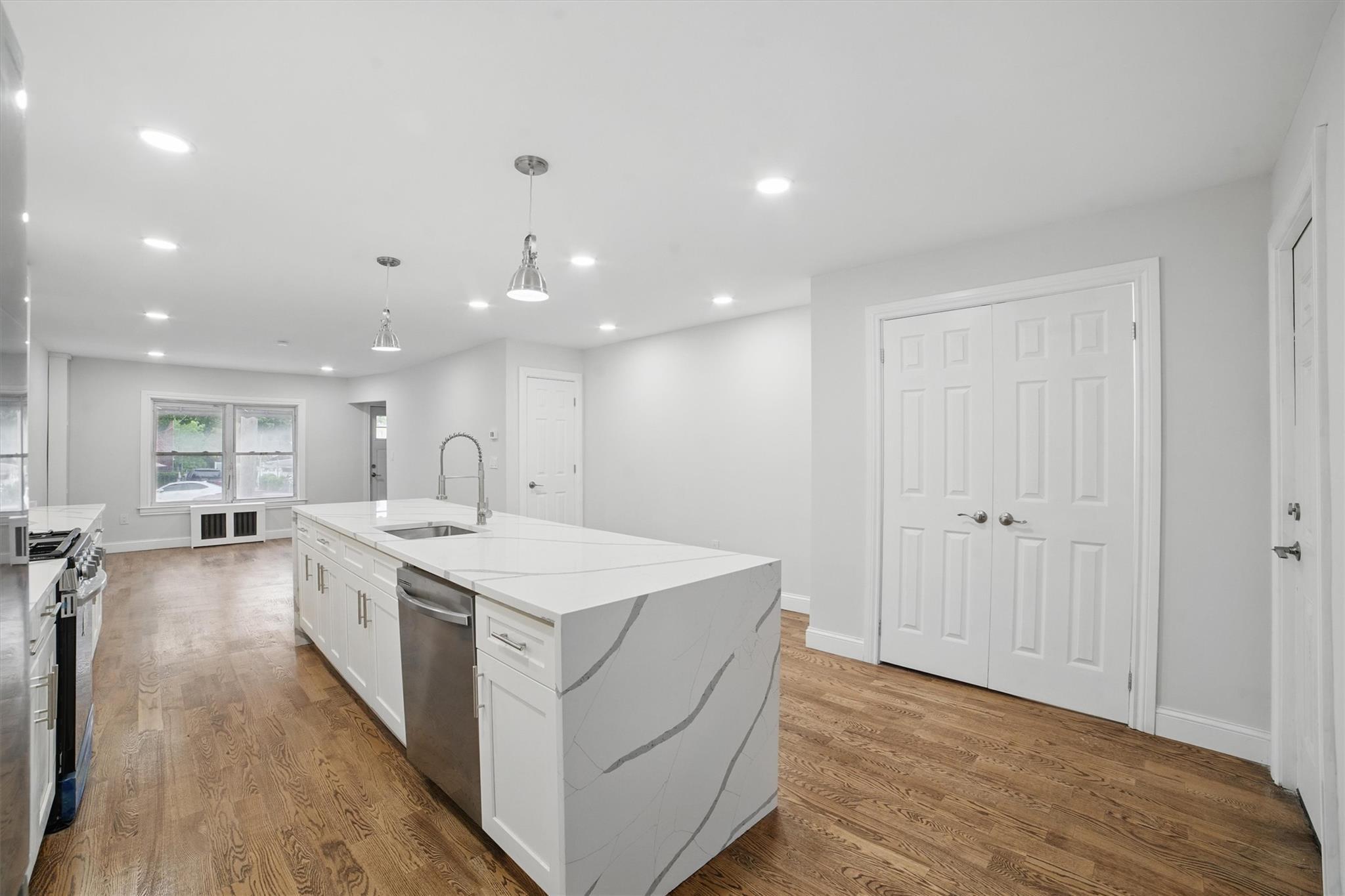Single Family Laconia  Bronx, NY 10466, MLS-868075-10