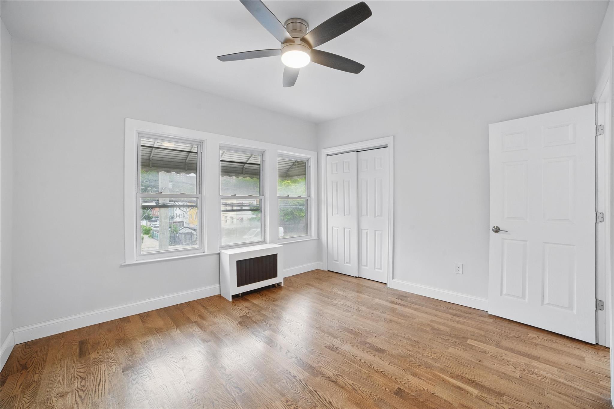 Single Family Laconia  Bronx, NY 10466, MLS-868075-17