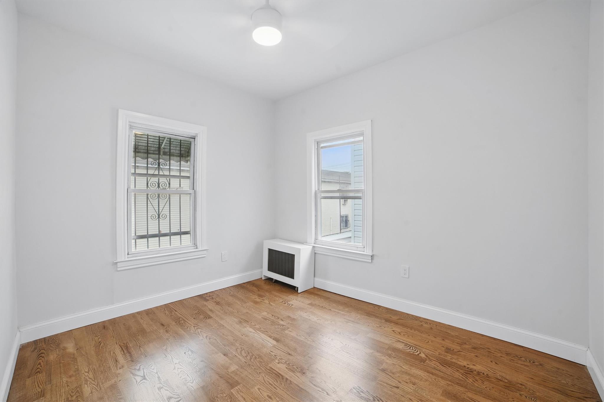 Single Family Laconia  Bronx, NY 10466, MLS-868075-21