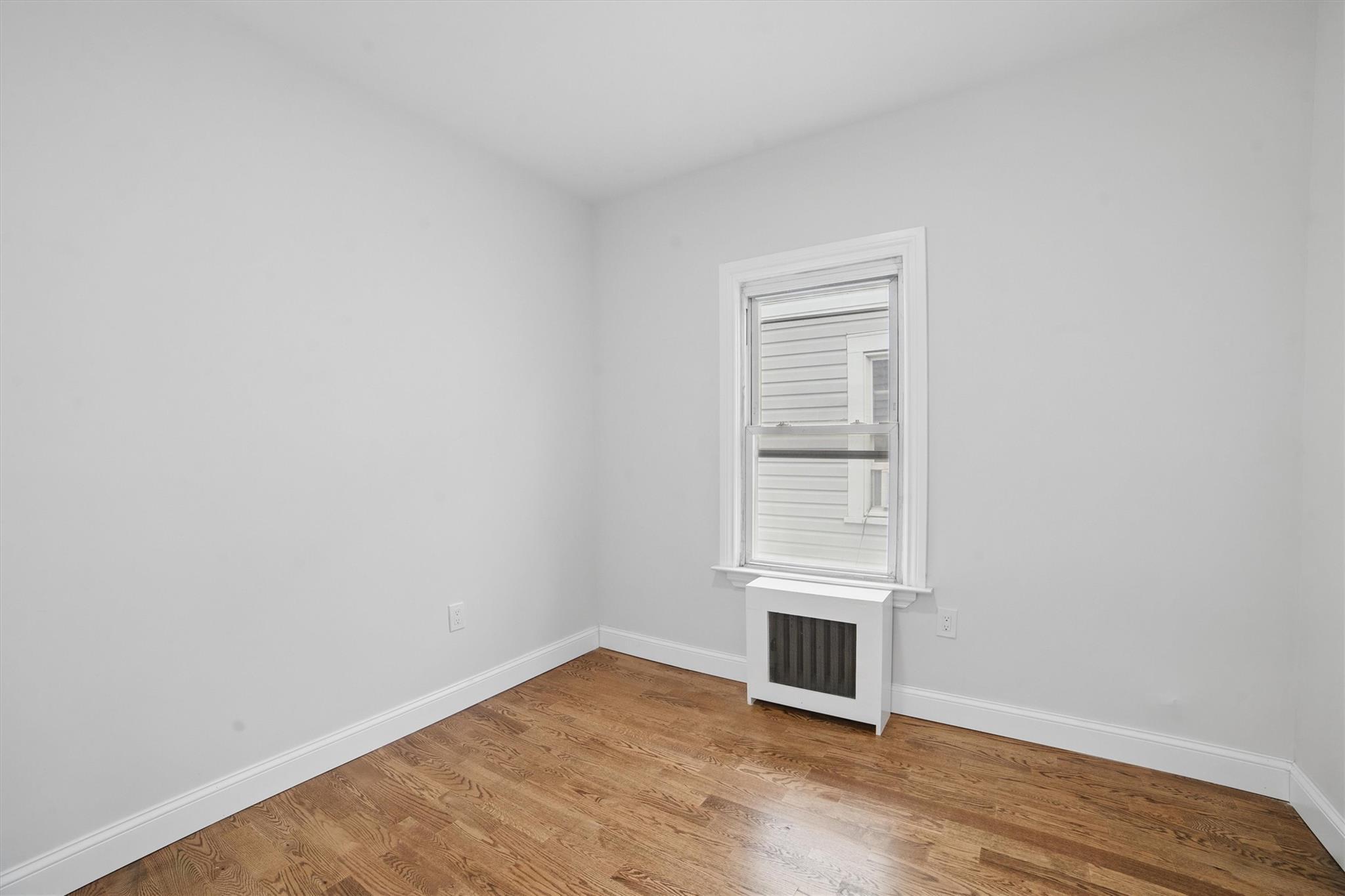 Single Family Laconia  Bronx, NY 10466, MLS-868075-23