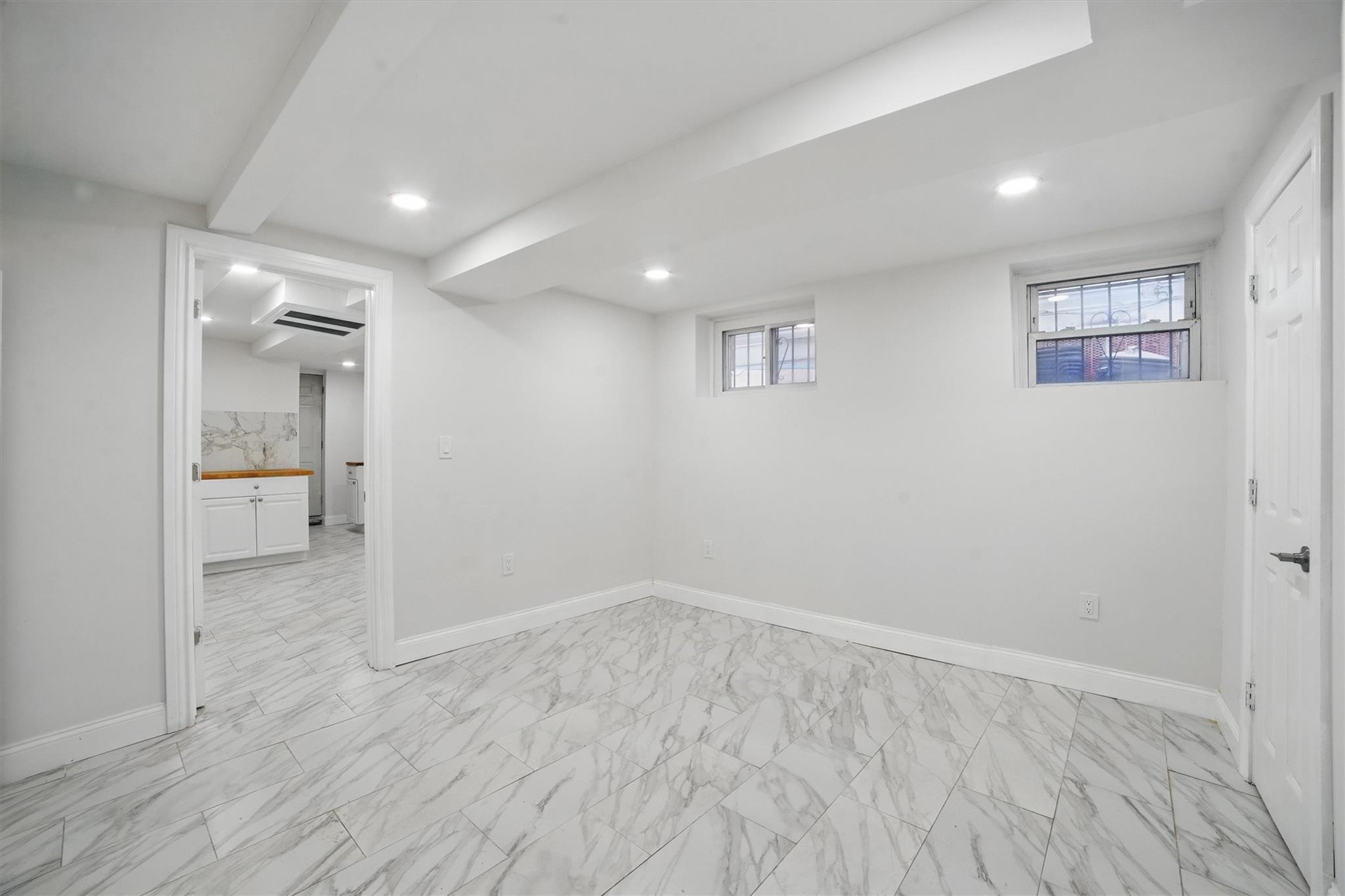 Single Family Laconia  Bronx, NY 10466, MLS-868075-25