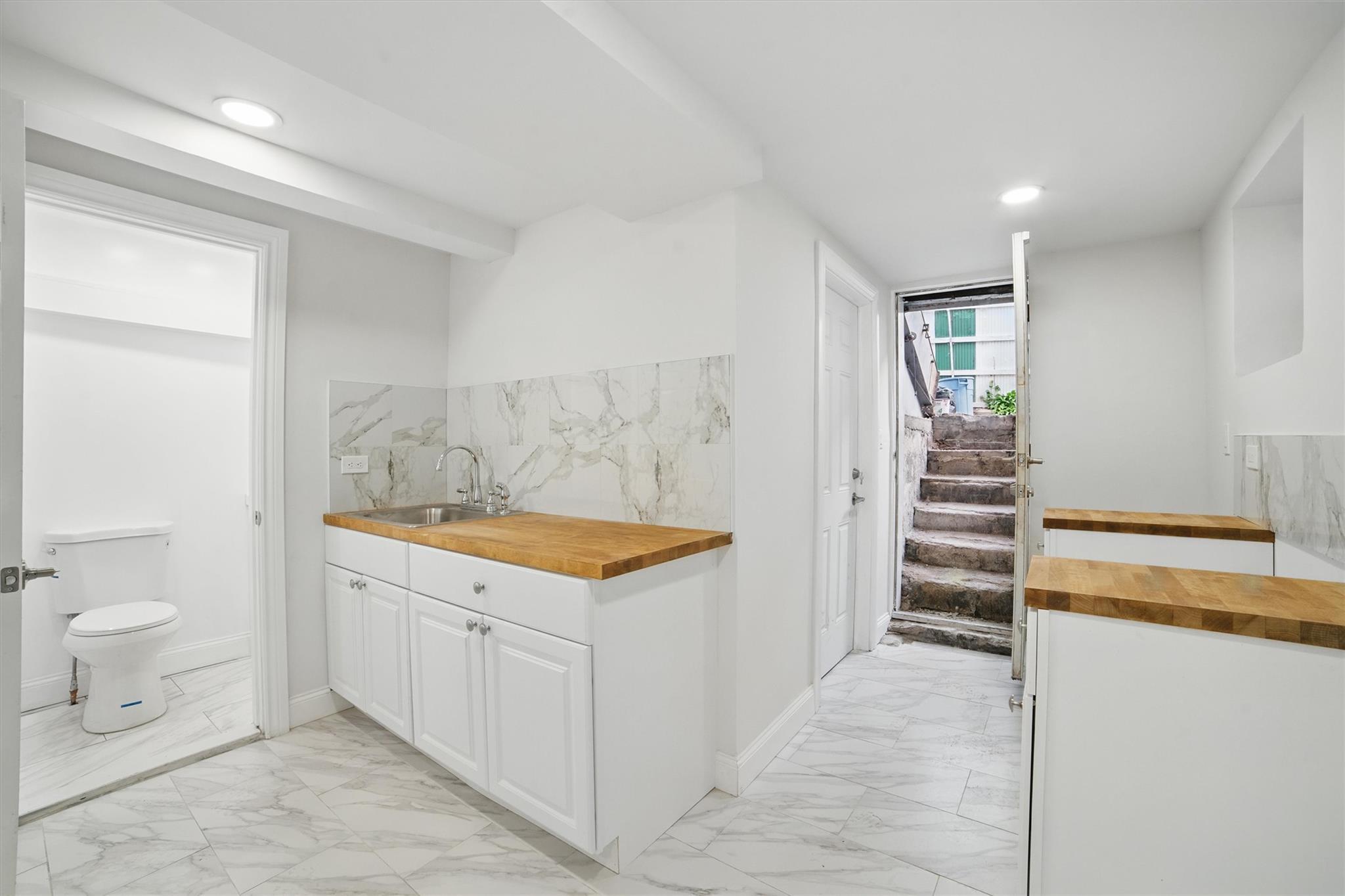 Single Family Laconia  Bronx, NY 10466, MLS-868075-29