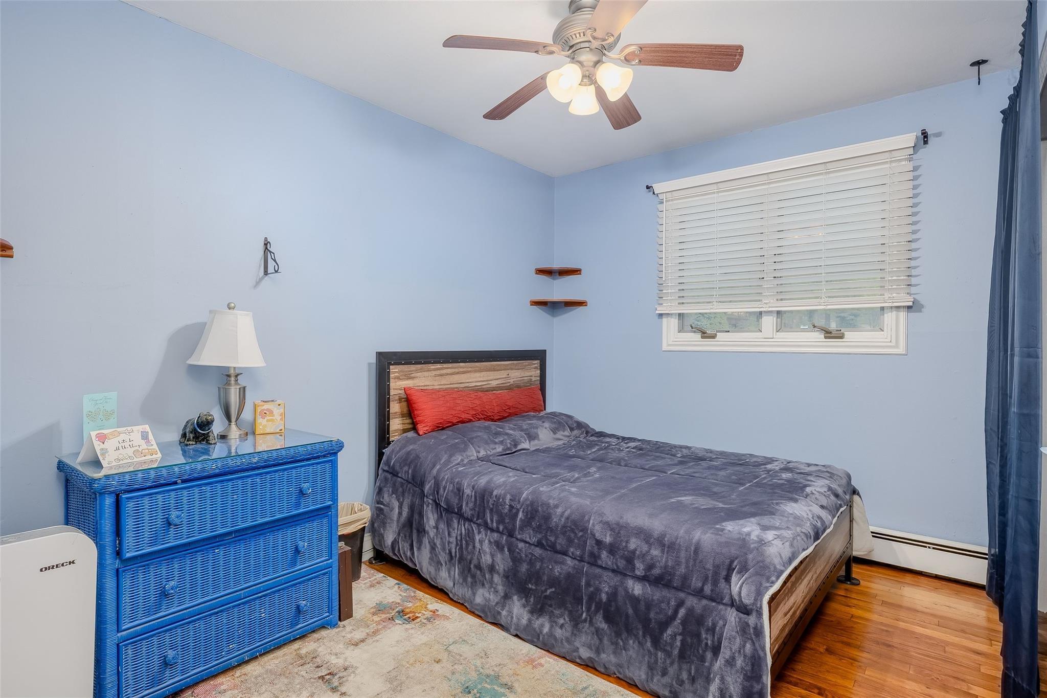Single Family Broadview  Suffolk County, NY 11725, MLS-868083-10