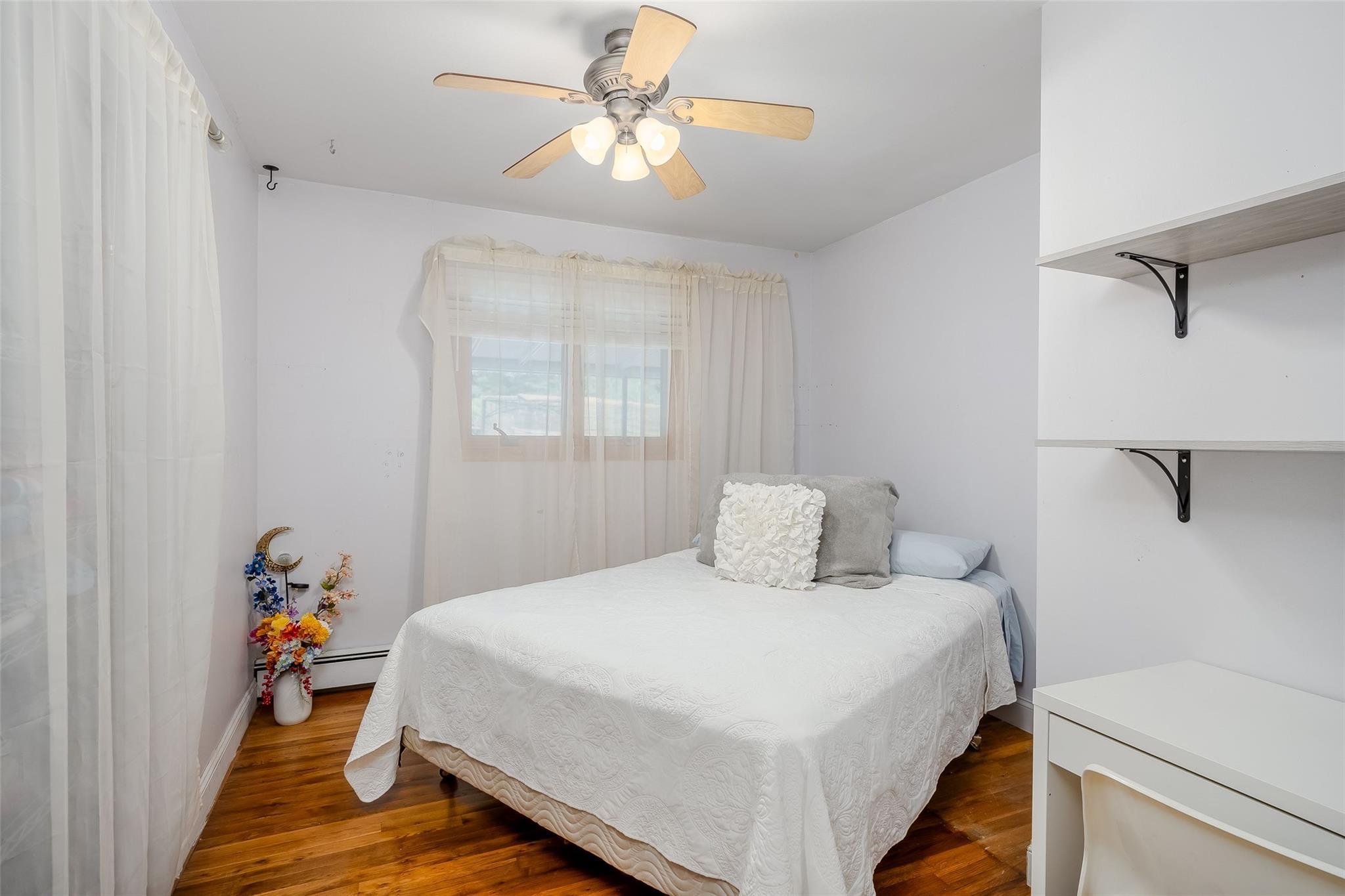 Single Family Broadview  Suffolk County, NY 11725, MLS-868083-12