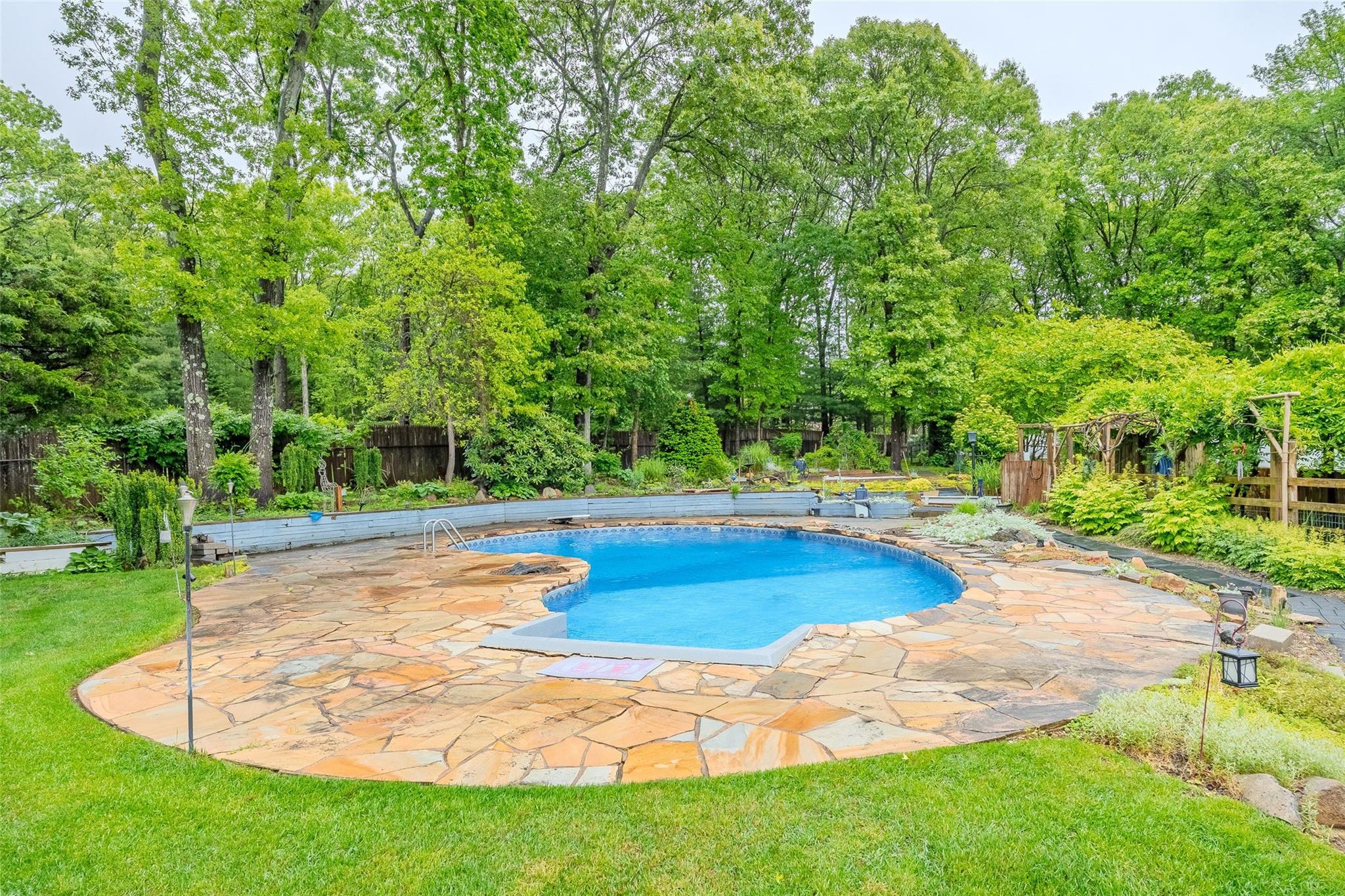 Single Family Broadview  Suffolk County, NY 11725, MLS-868083-7