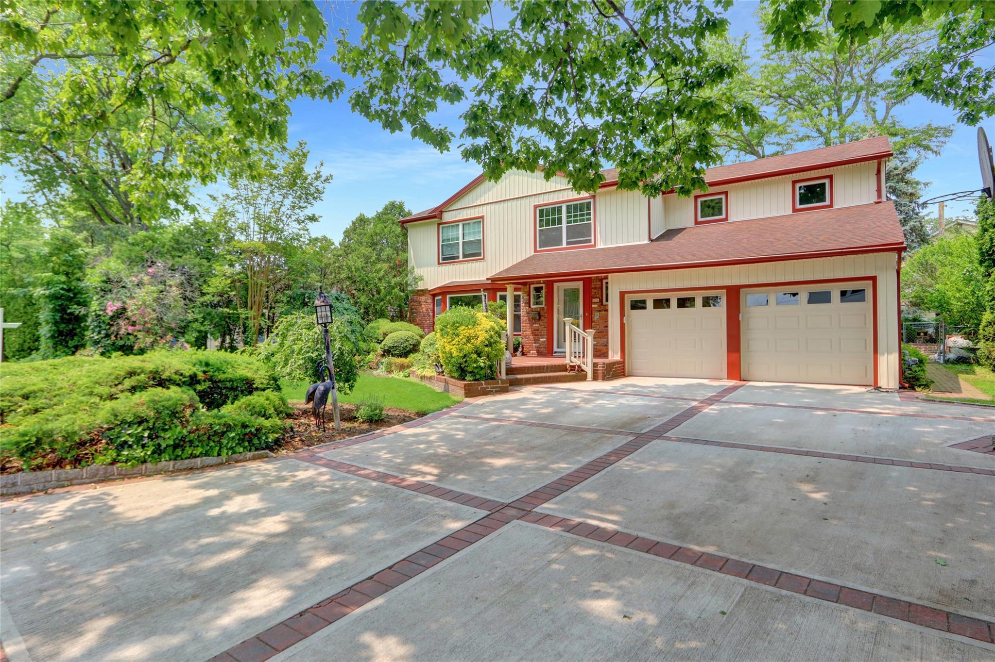 Single Family Country Village  Nassau County, NY 11040, MLS-868121-2