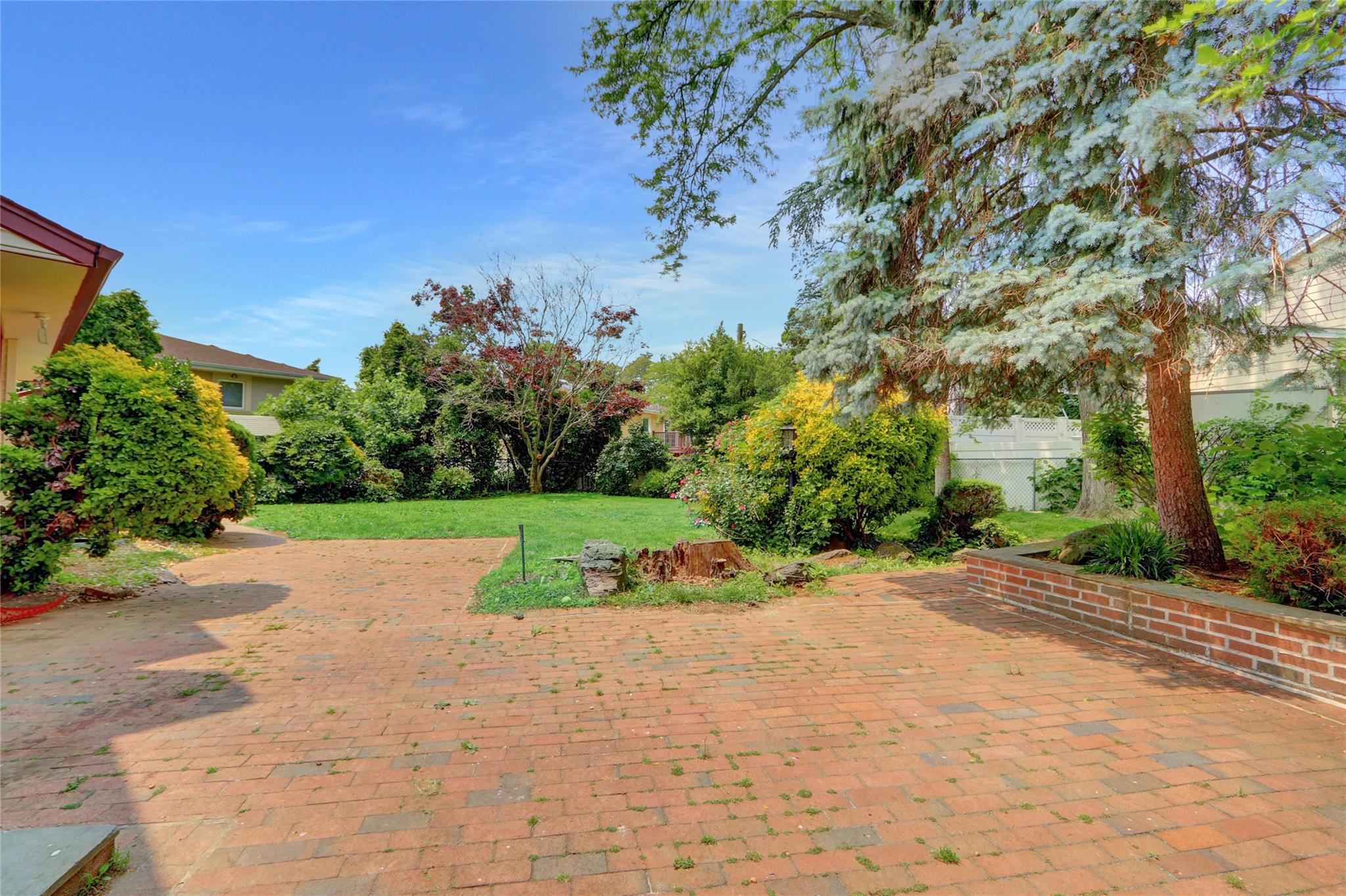 Single Family Country Village  Nassau County, NY 11040, MLS-868121-22