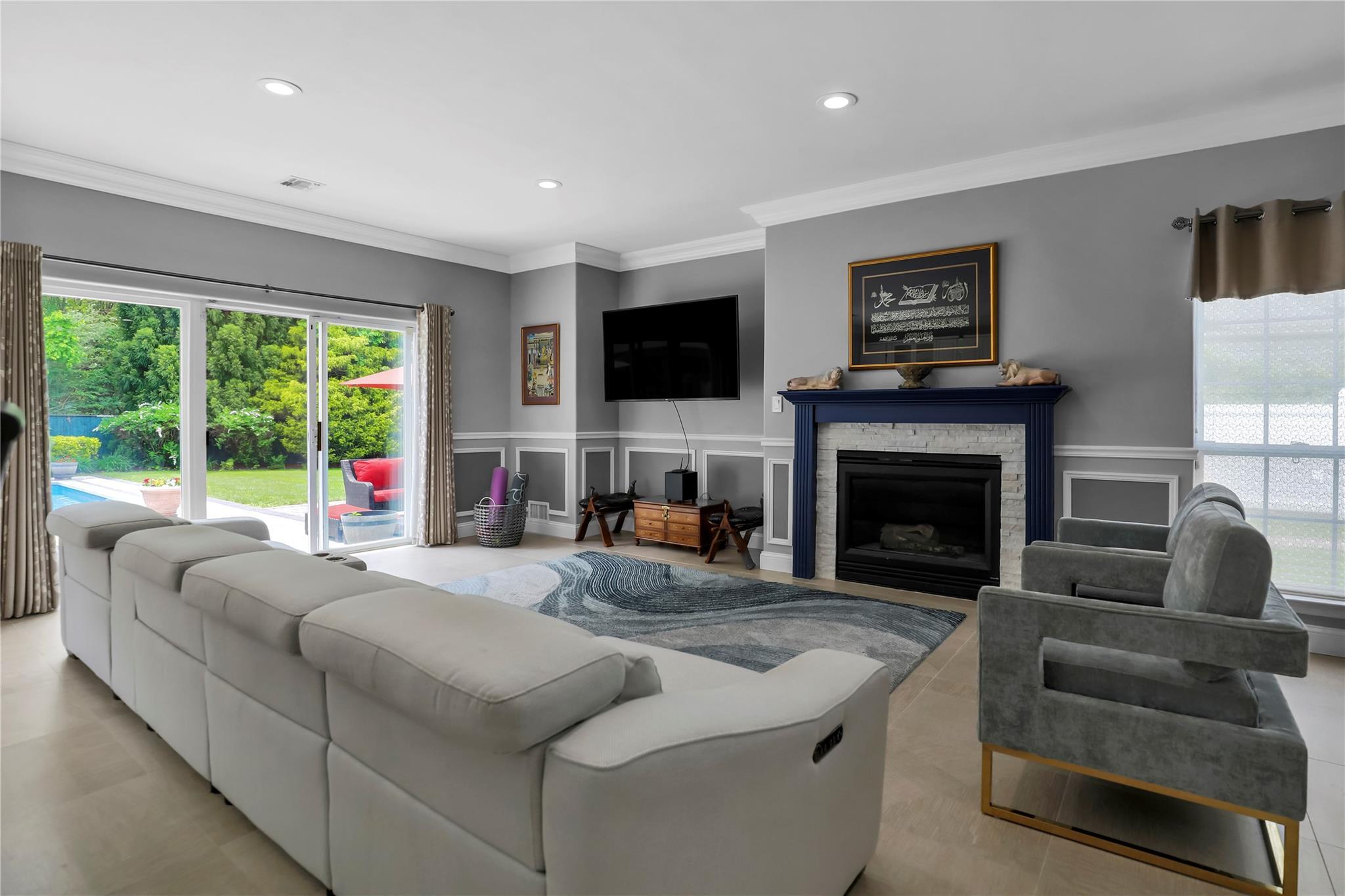 Single Family Wisteria  Suffolk County, NY 11755, MLS-868134-11