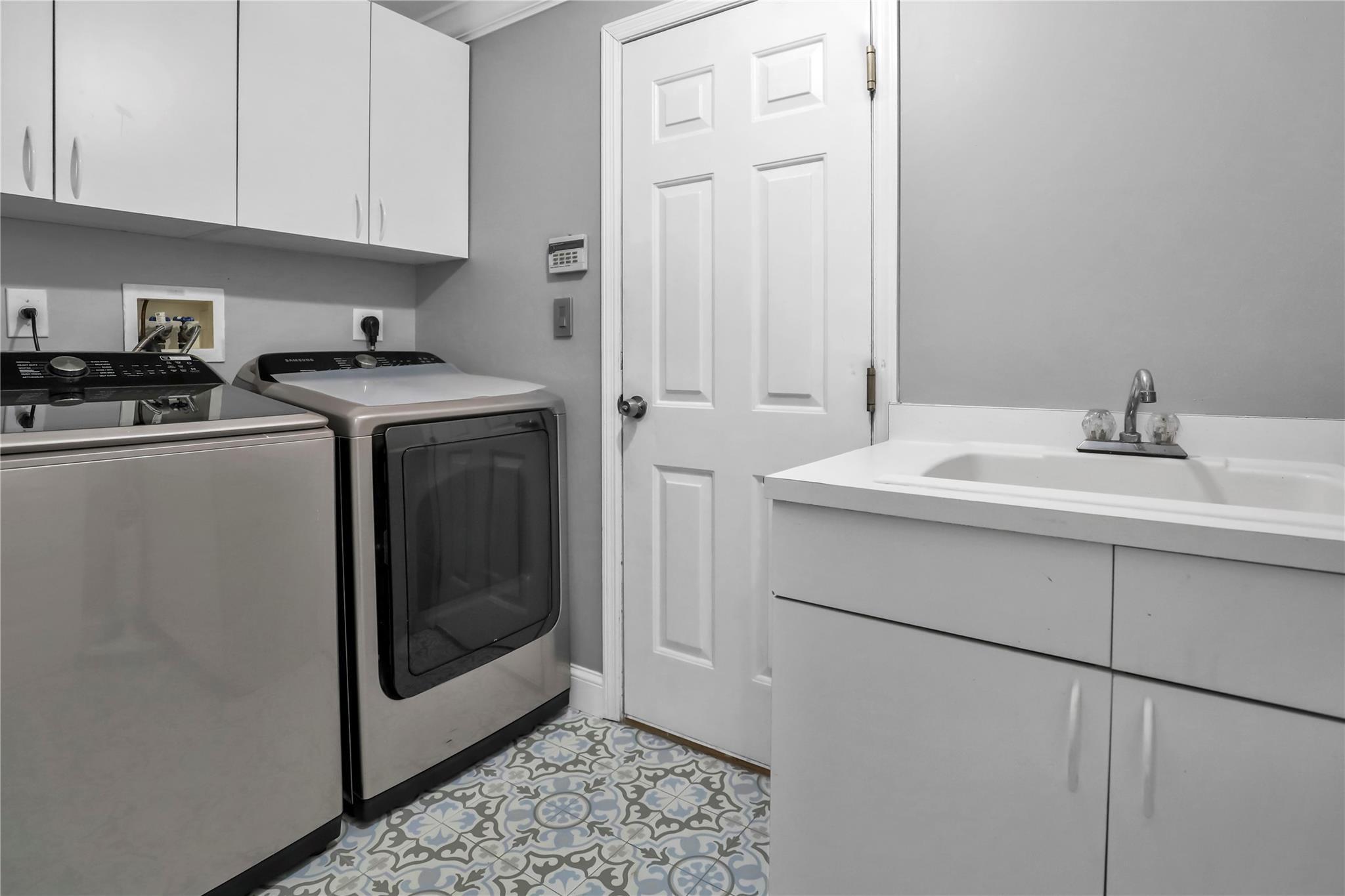 Single Family Wisteria  Suffolk County, NY 11755, MLS-868134-42