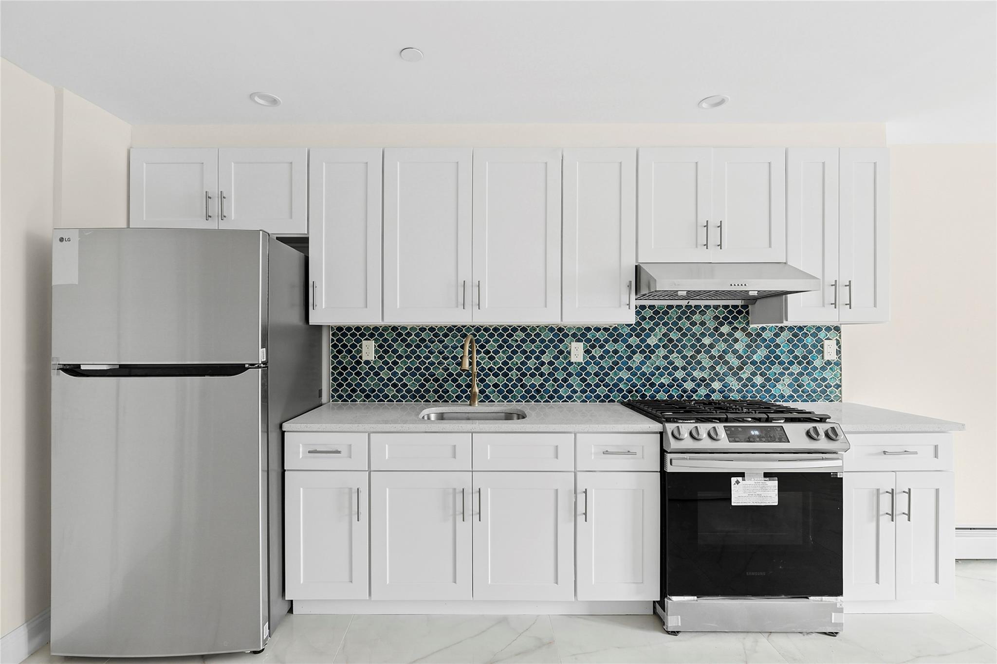 Single Family 49  Queens, NY 11368, MLS-868136-4