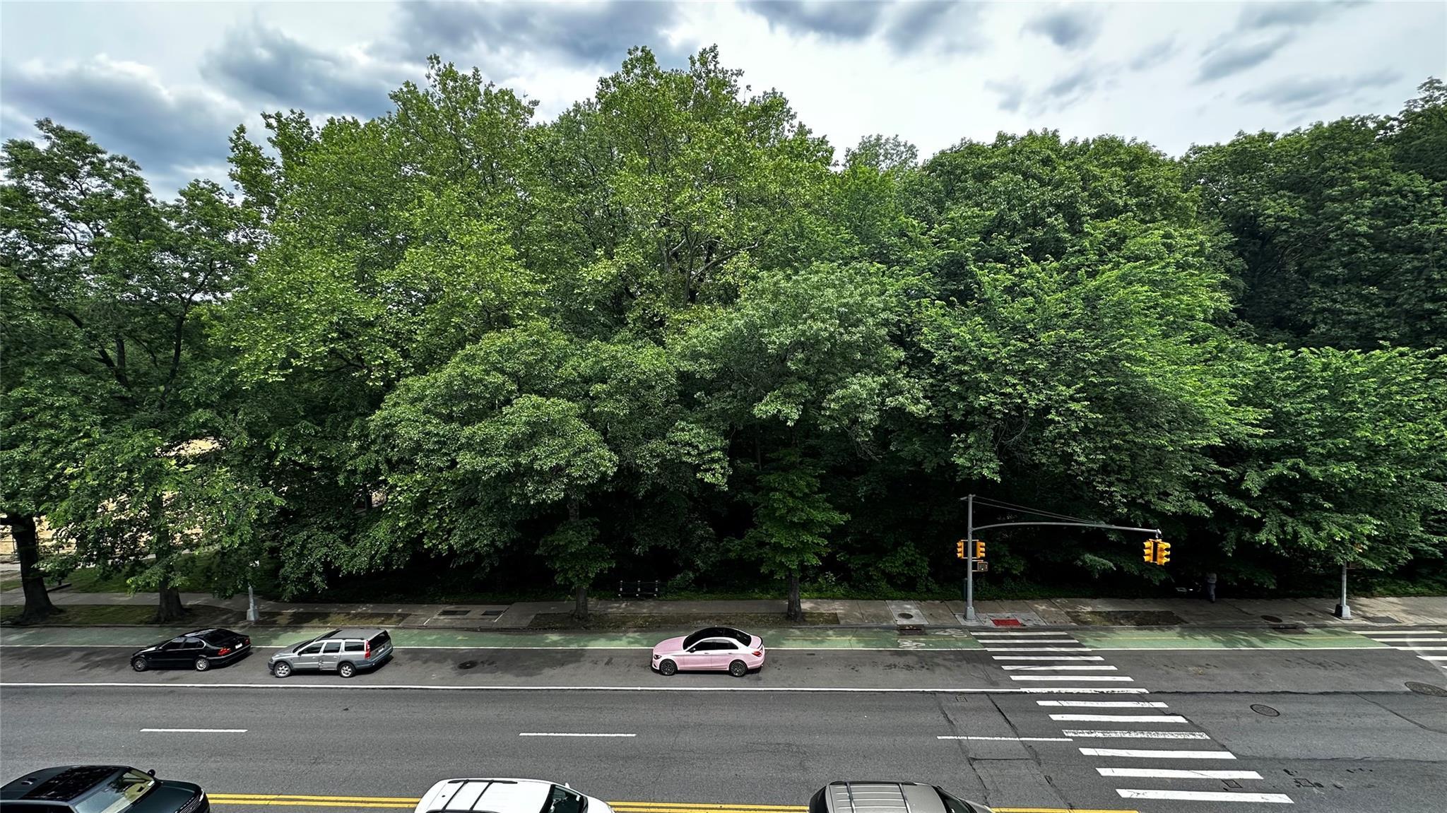 Apartment Broadway  Bronx, NY 10471, MLS-868151-14