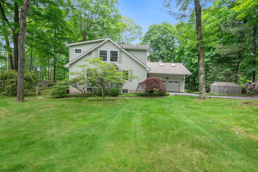 Single Family Mayberry  Westchester County, NY 10514, MLS-868152-2