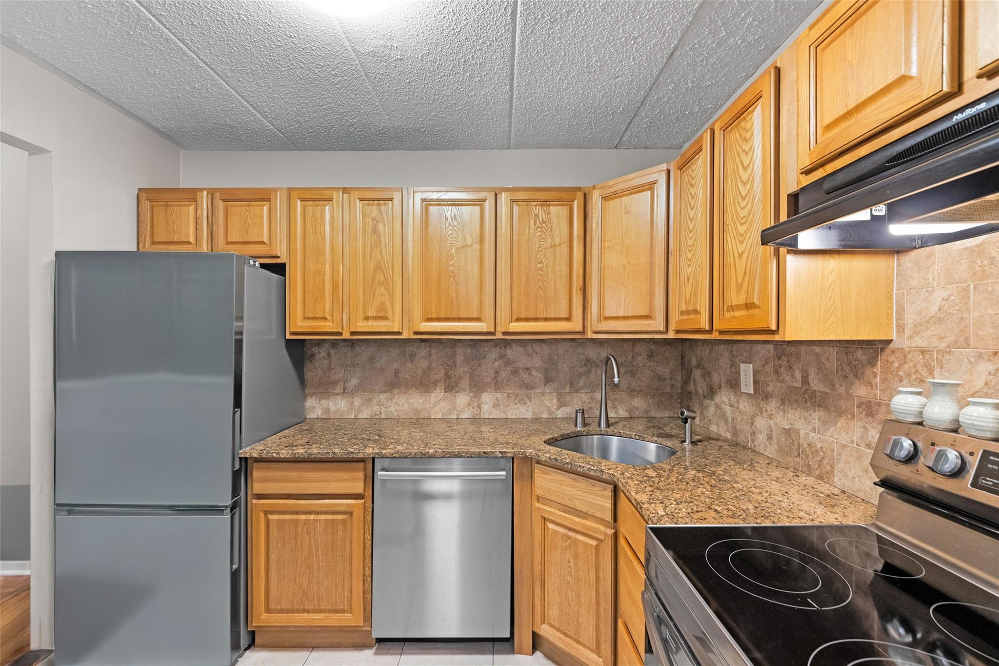 Coop Shore  Brooklyn, NY 11209, MLS-868157-3