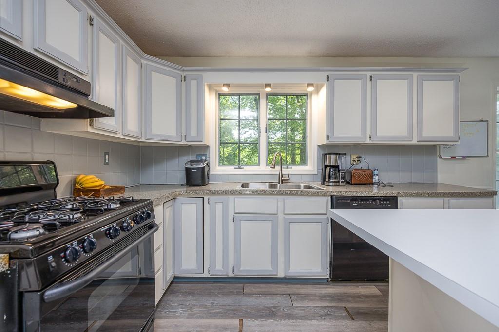 Single Family Hawk Nest  Rockland County, NY 10986, MLS-868173-7