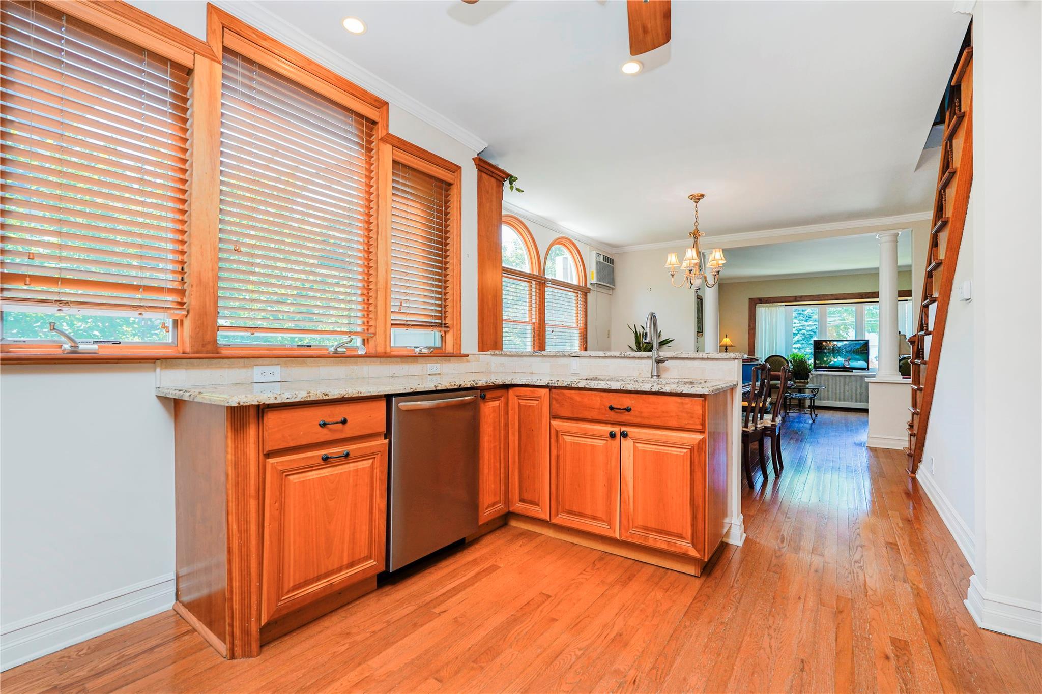 Single Family Summit  Staten Island, NY 10306, MLS-868179-15