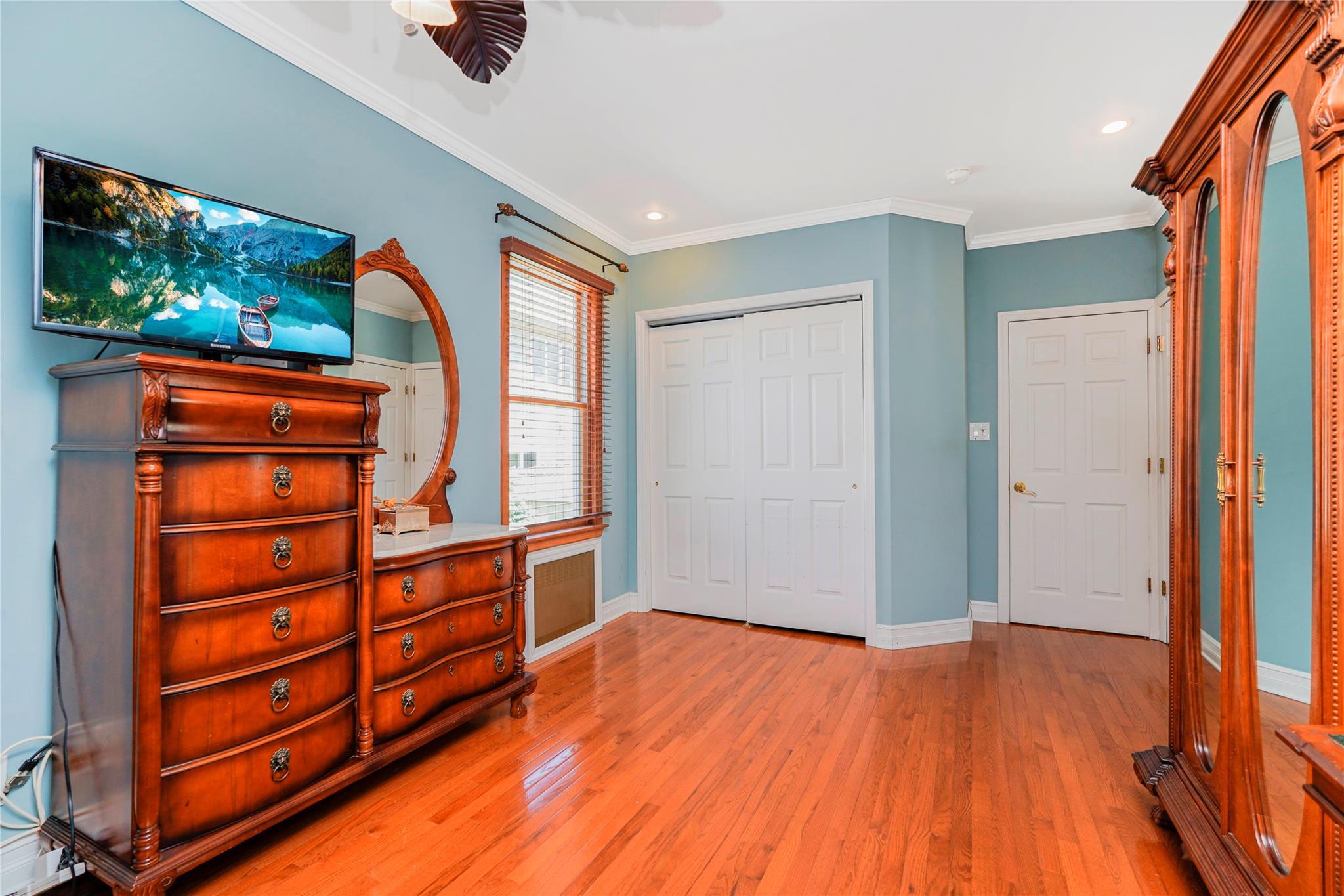 Single Family Summit  Staten Island, NY 10306, MLS-868179-19