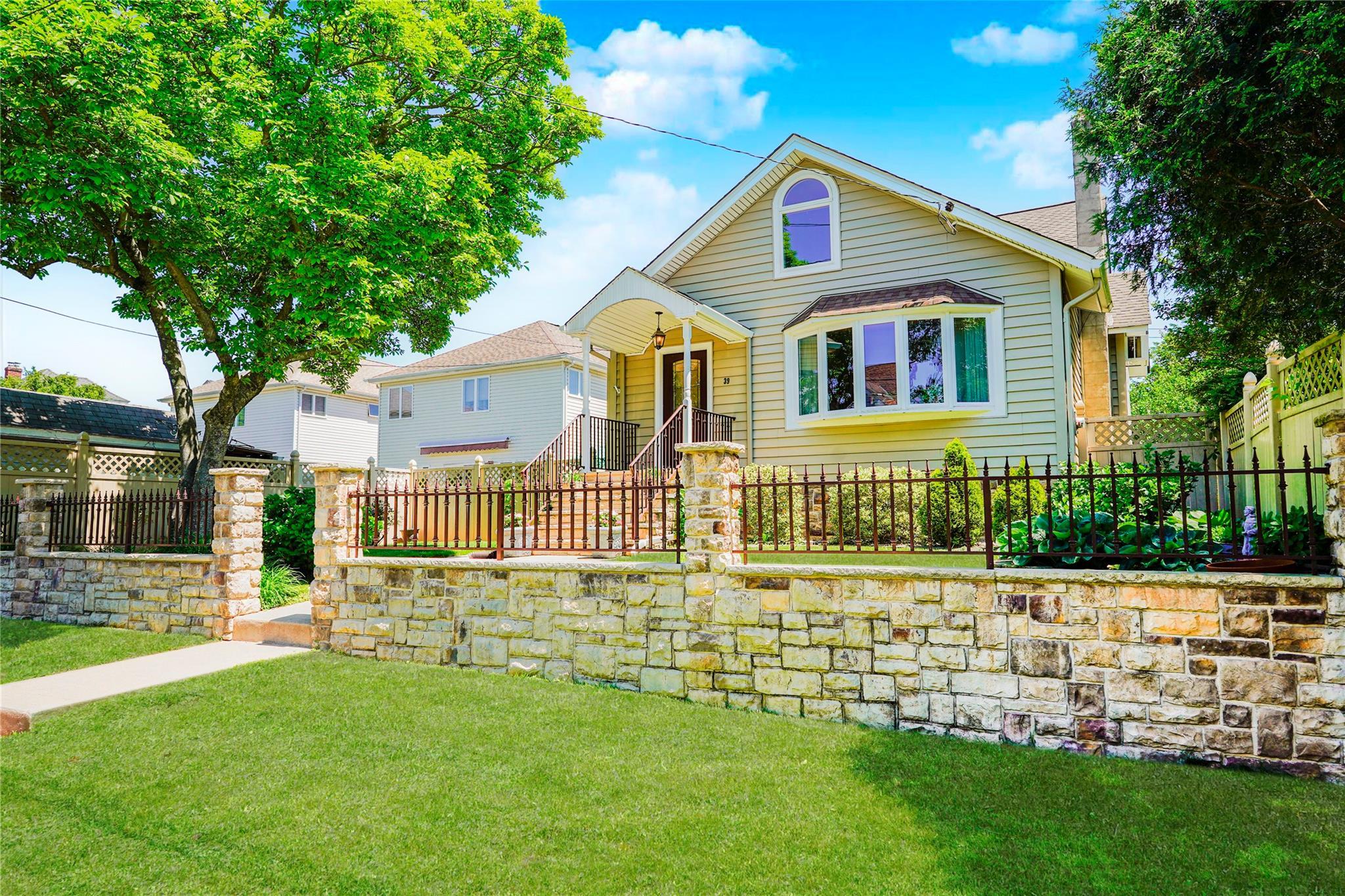 Single Family Summit  Staten Island, NY 10306, MLS-868179-3
