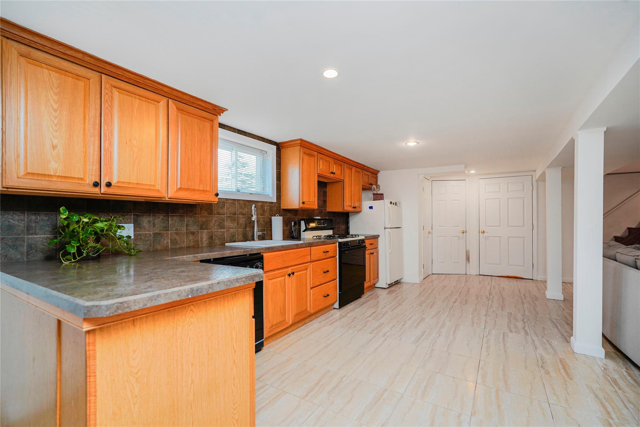 Single Family Summit  Staten Island, NY 10306, MLS-868179-34