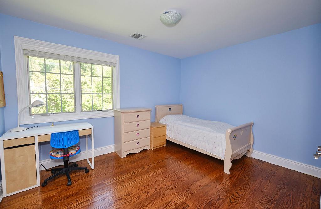 Single Family Tanners  Nassau County, NY 11020, MLS-868181-29