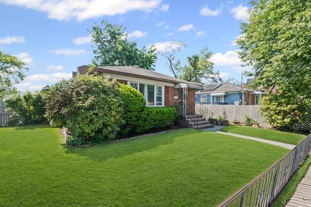 Single Family Farmers  Queens, NY 11412, MLS-868230-2