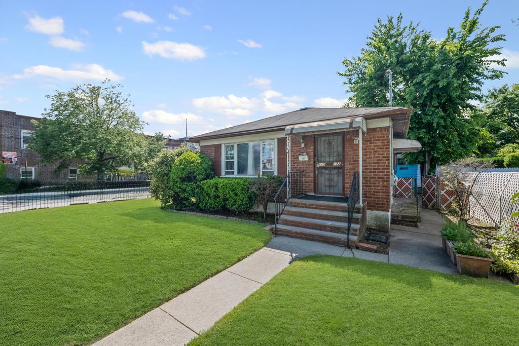 Single Family Farmers  Queens, NY 11412, MLS-868230-3