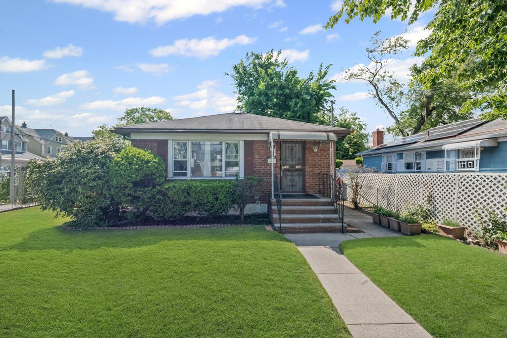 Single Family Farmers  Queens, NY 11412, MLS-868230-4
