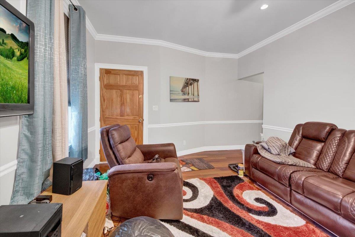 Single Family Hyatt  Westchester County, NY 10704, MLS-868241-16