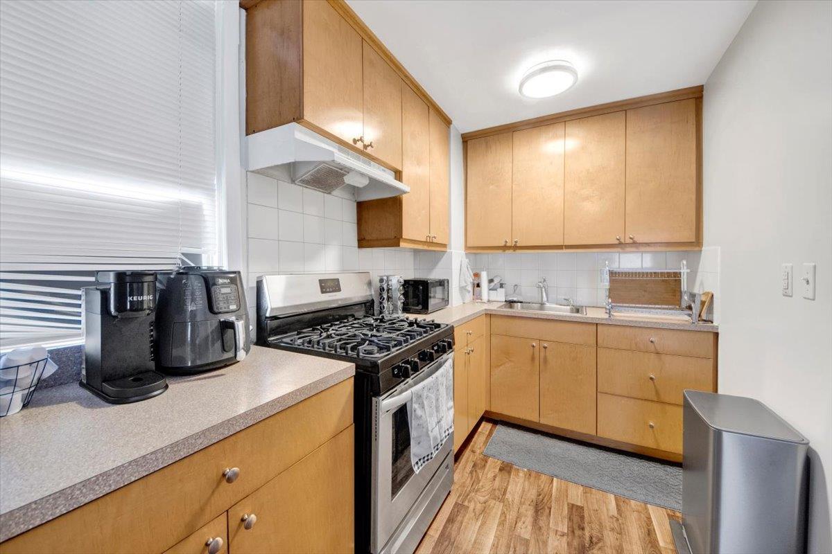 Single Family Hyatt  Westchester County, NY 10704, MLS-868241-23