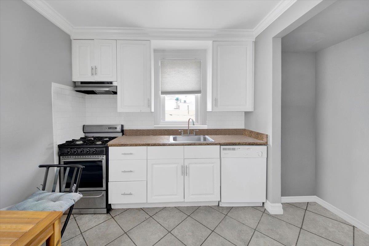 Single Family Hyatt  Westchester County, NY 10704, MLS-868241-27