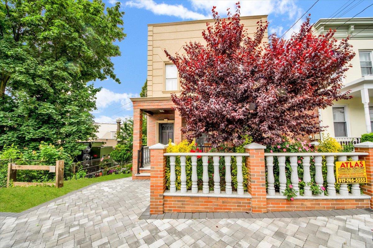 Single Family Hyatt  Westchester County, NY 10704, MLS-868241-31