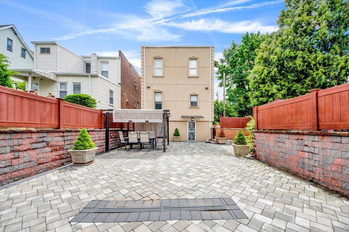 Single Family Hyatt  Westchester County, NY 10704, MLS-868241-6