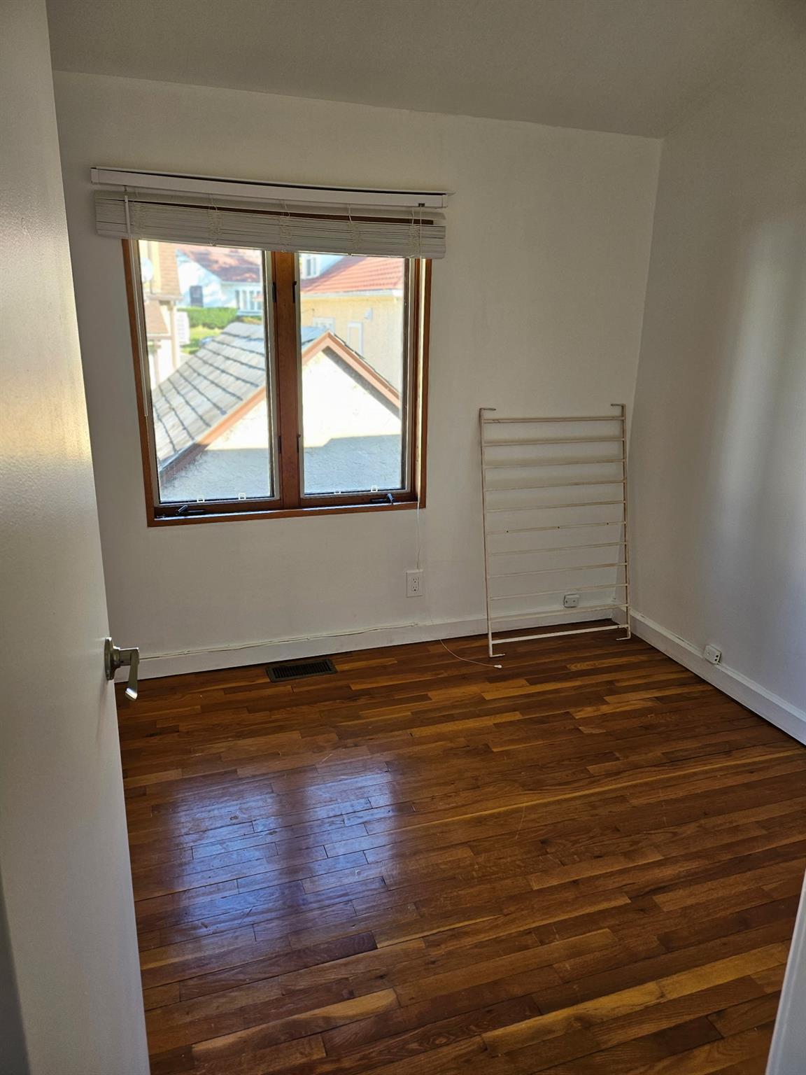 Single Family 41  Queens, NY 11363, MLS-868252-12
