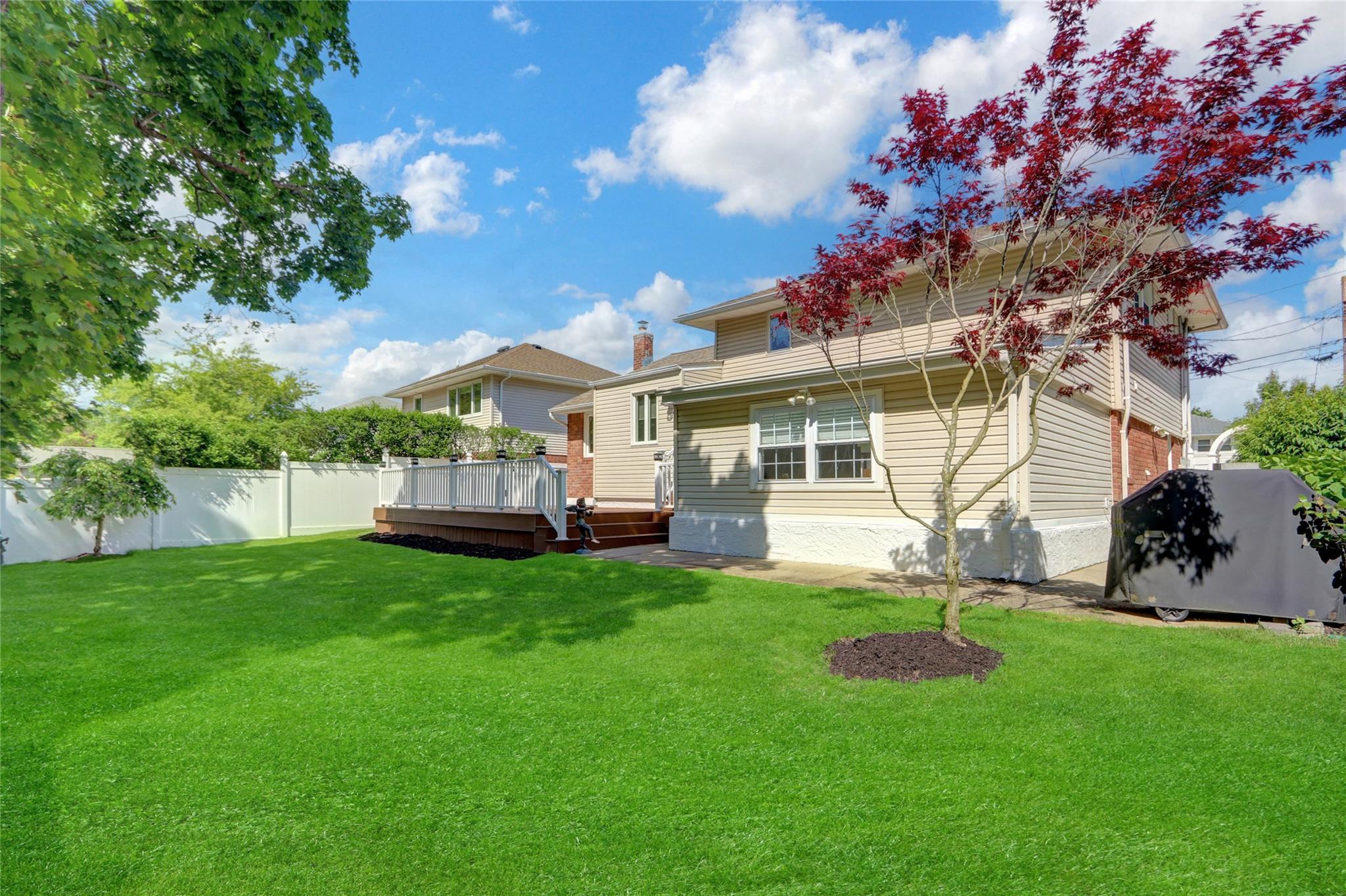 Single Family Waterbury  Nassau County, NY 11793, MLS-868286-5