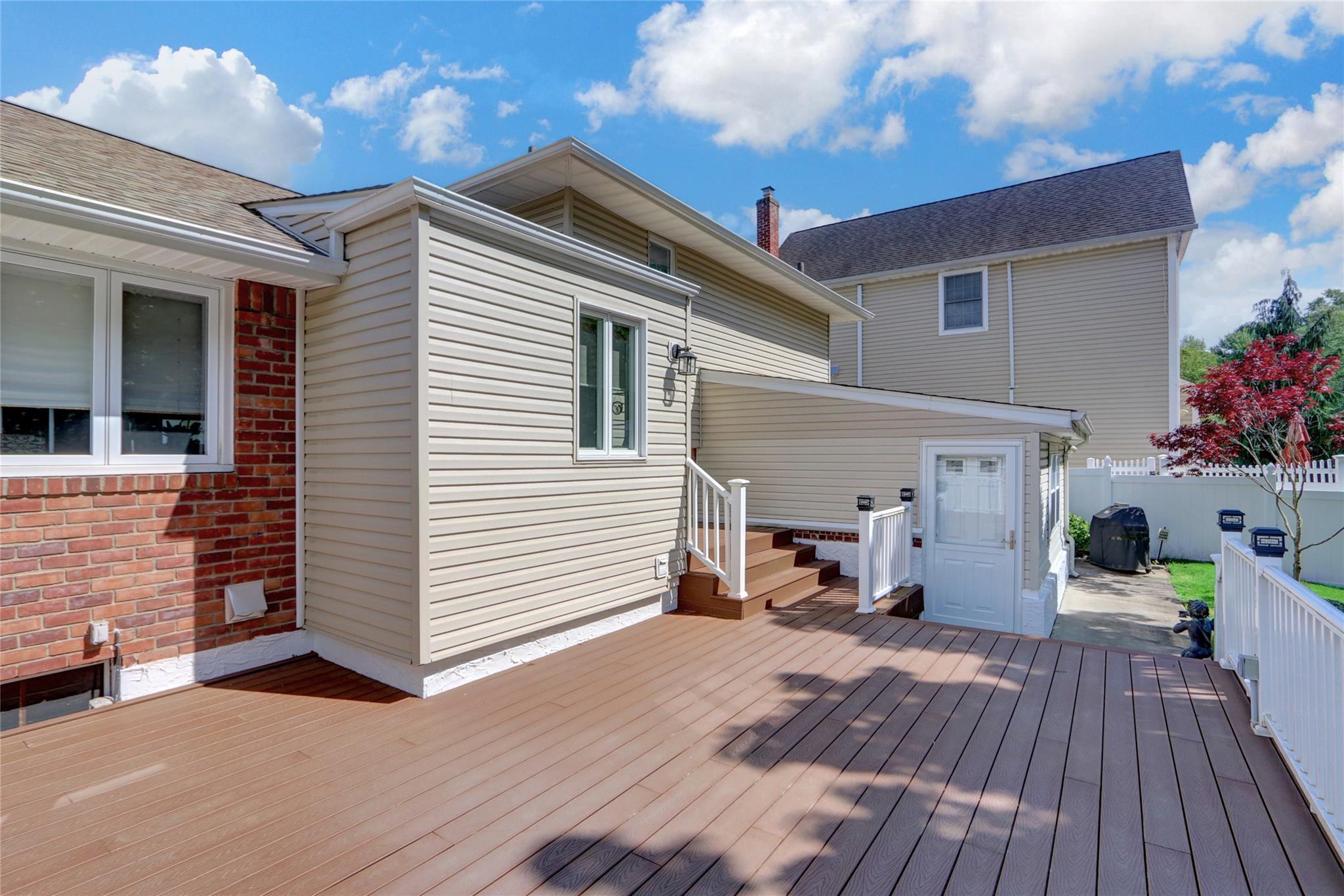 Single Family Waterbury  Nassau County, NY 11793, MLS-868286-6