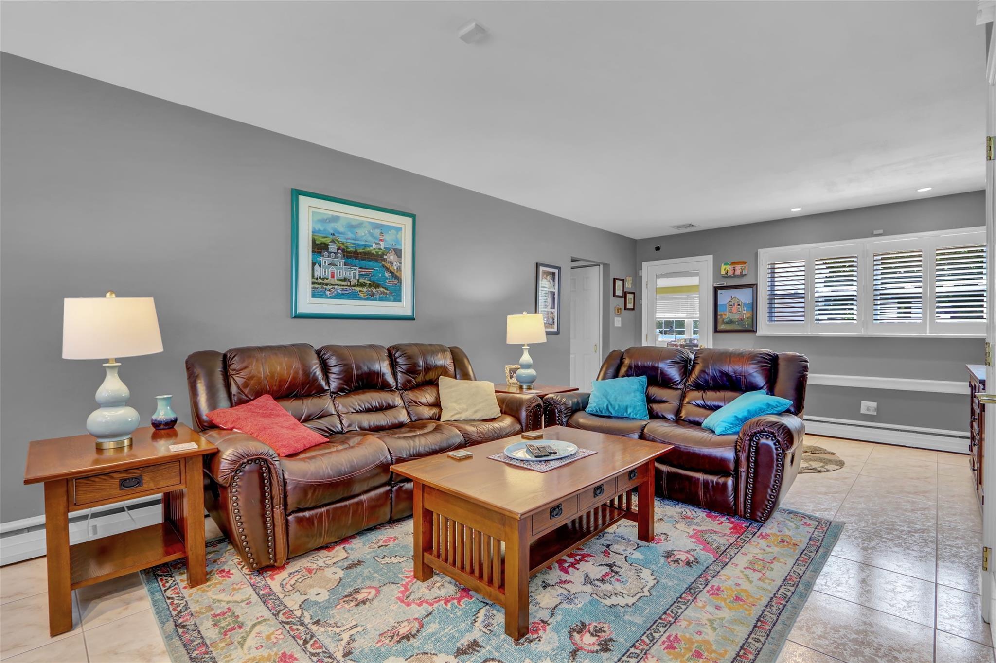 Single Family Waterbury  Nassau County, NY 11793, MLS-868286-8