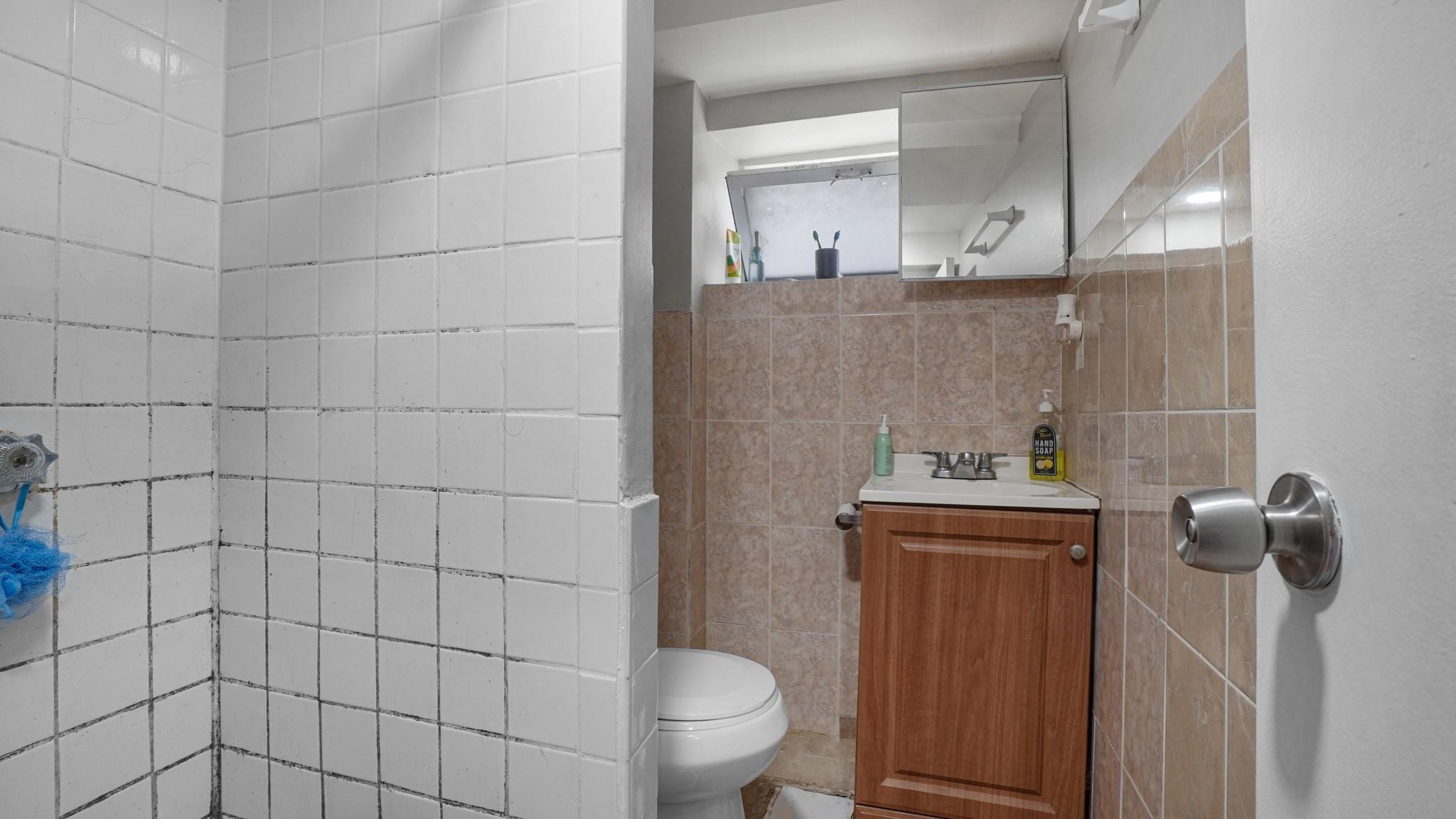 Single Family 107th Avenue  Queens, NY 11433, MLS-868338-27
