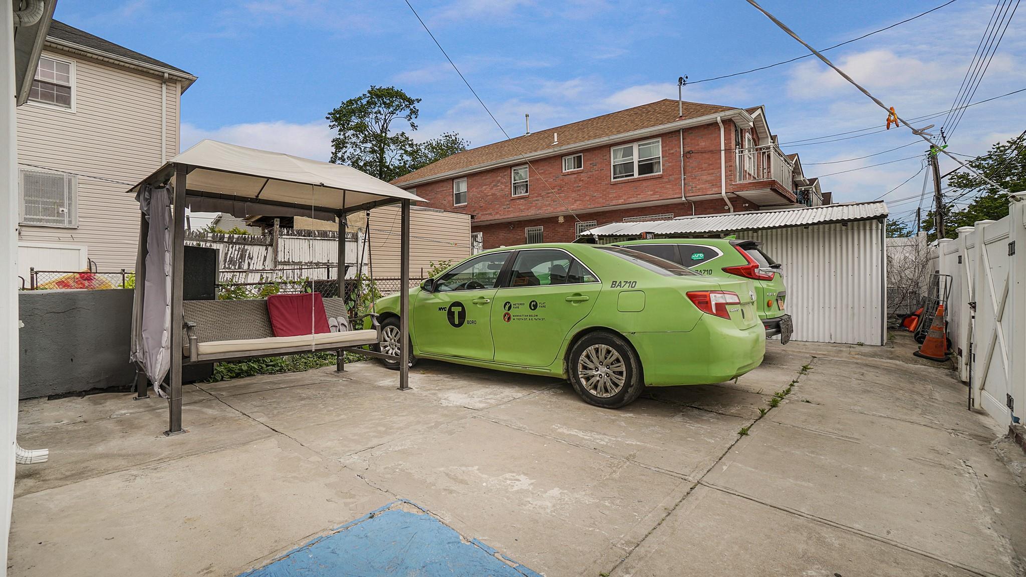Single Family 107th Avenue  Queens, NY 11433, MLS-868338-28
