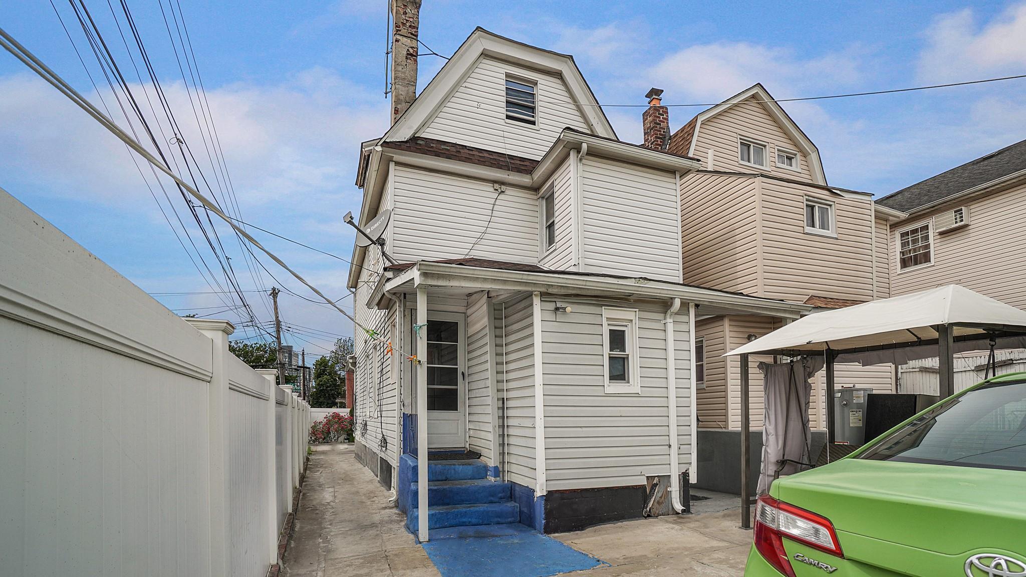 Single Family 107th Avenue  Queens, NY 11433, MLS-868338-29