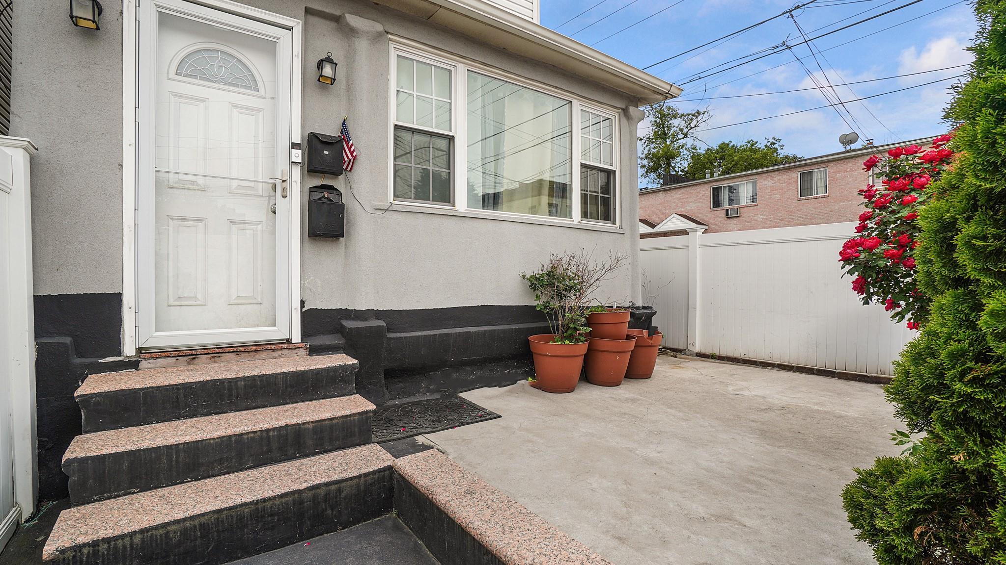 Single Family 107th Avenue  Queens, NY 11433, MLS-868338-3