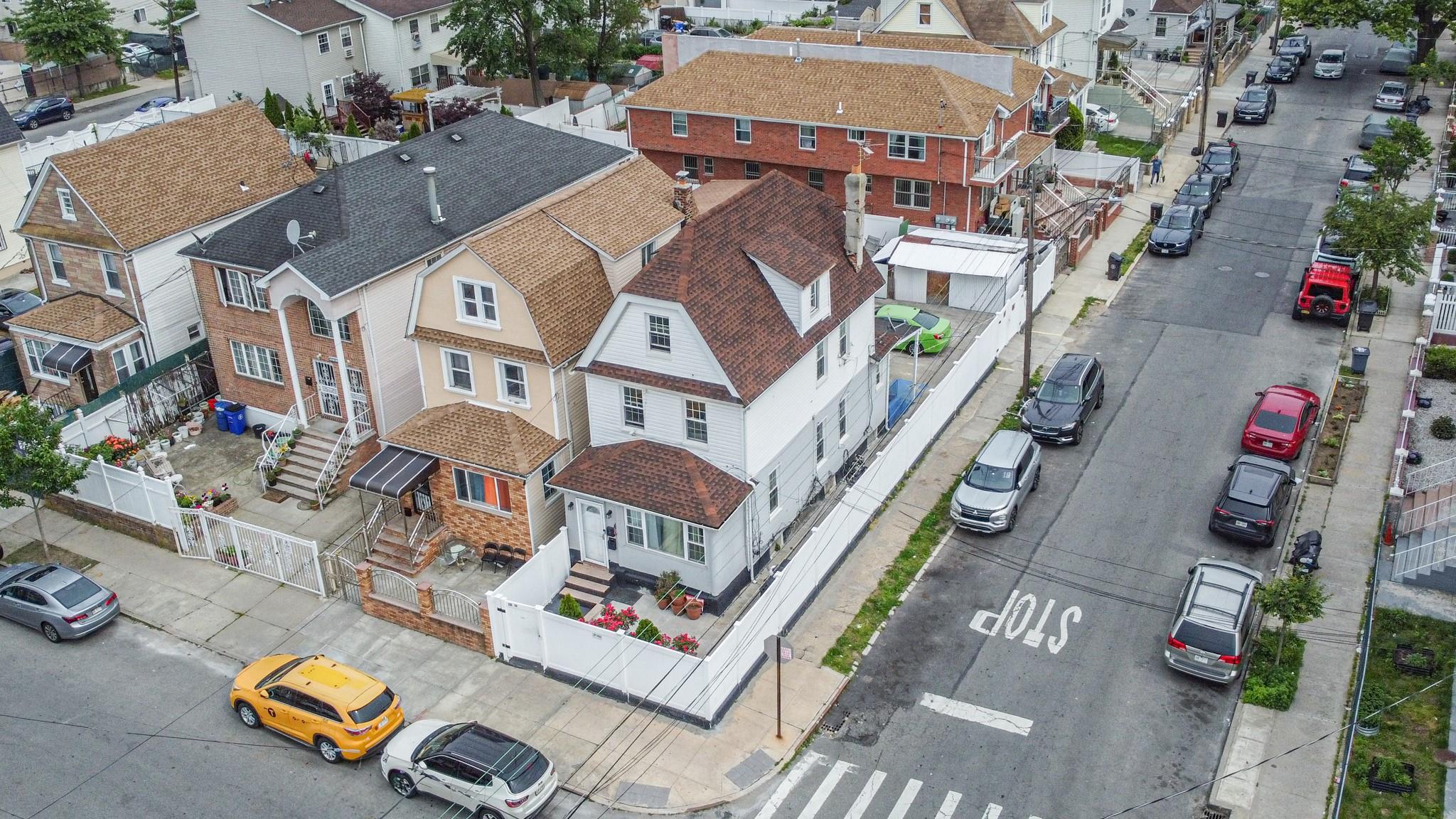 Single Family 107th Avenue  Queens, NY 11433, MLS-868338-30