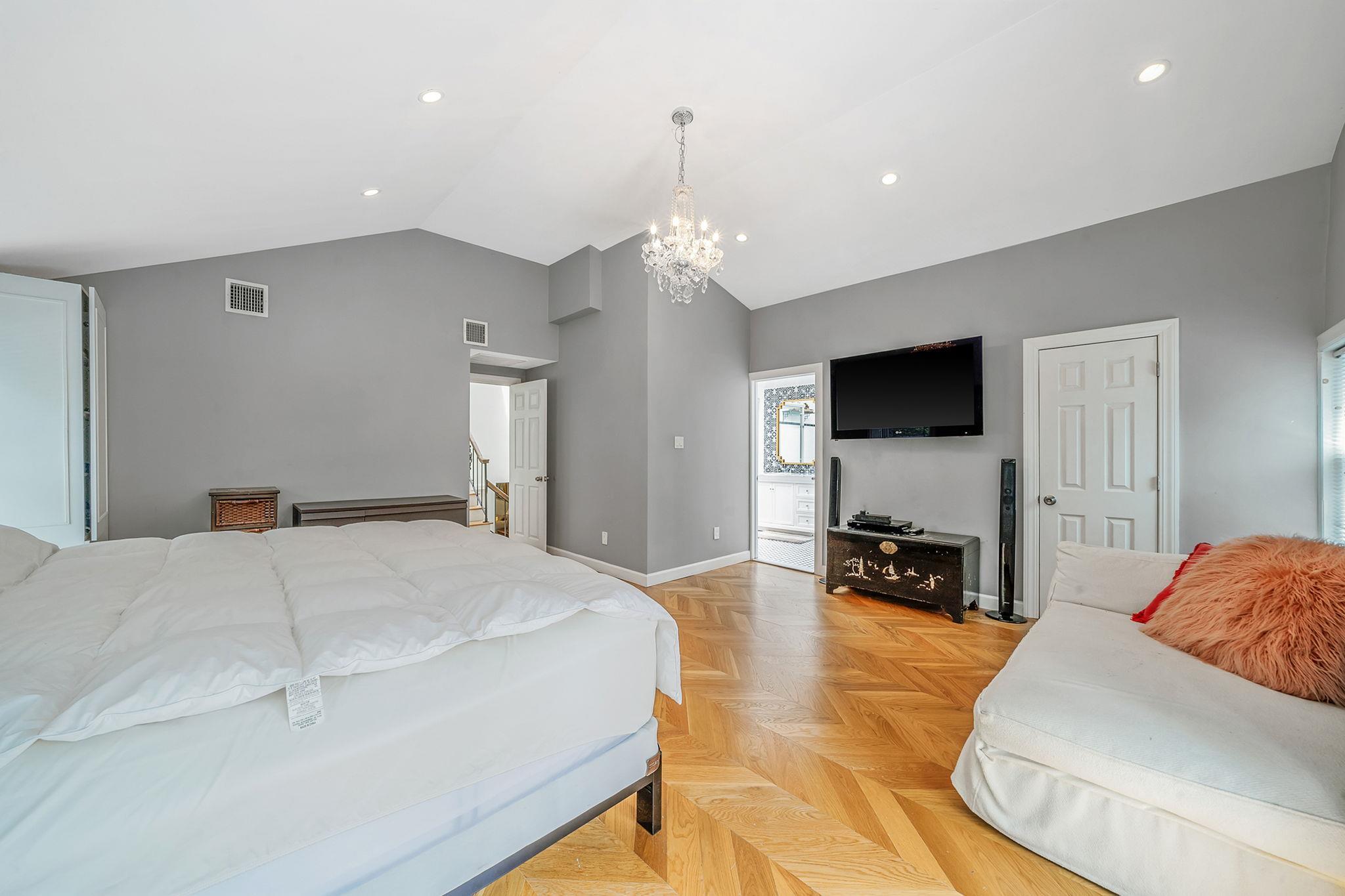 Single Family Rustic Gate  Suffolk County, NY 11746, MLS-868340-27