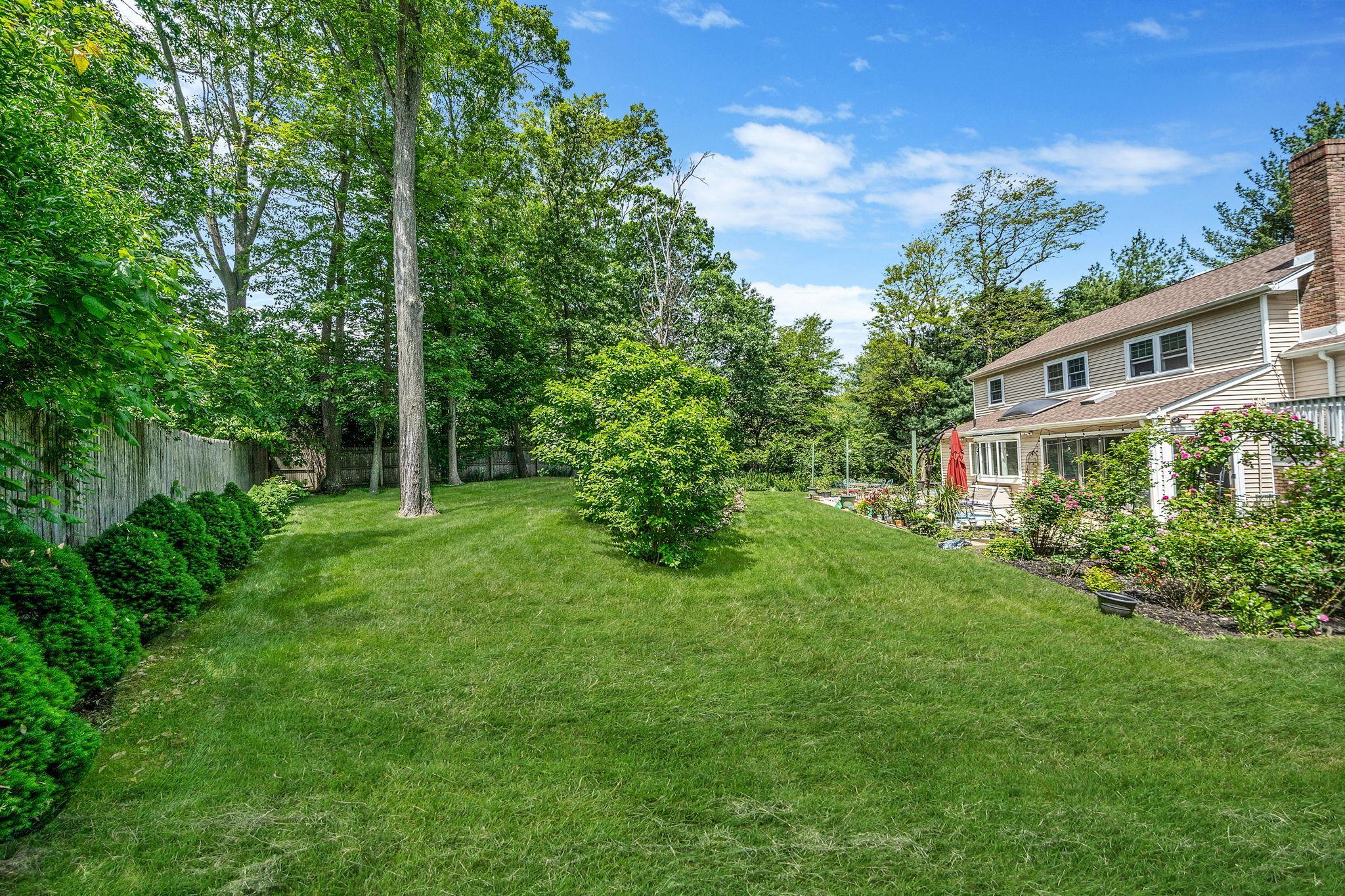 Single Family Rustic Gate  Suffolk County, NY 11746, MLS-868340-40