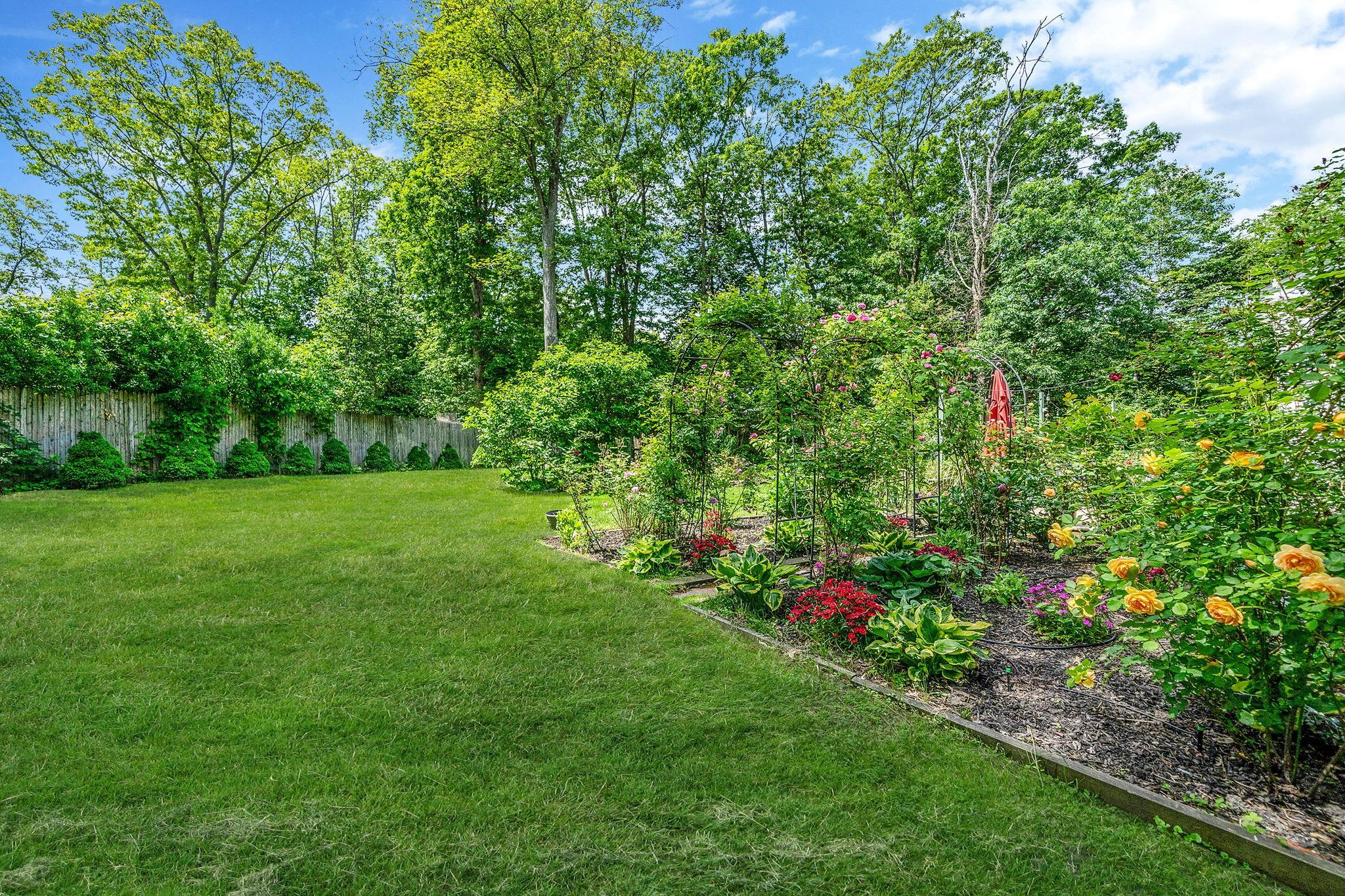Single Family Rustic Gate  Suffolk County, NY 11746, MLS-868340-44