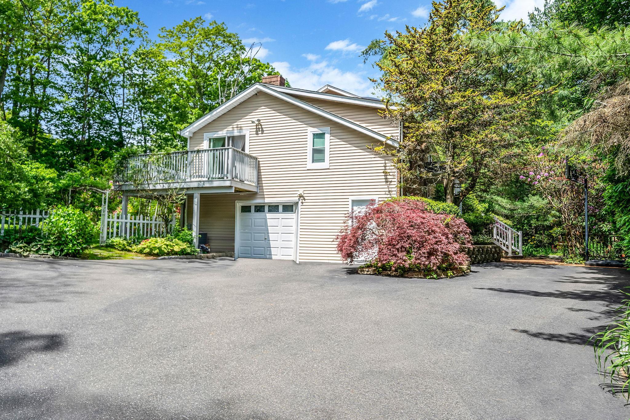 Single Family Rustic Gate  Suffolk County, NY 11746, MLS-868340-5