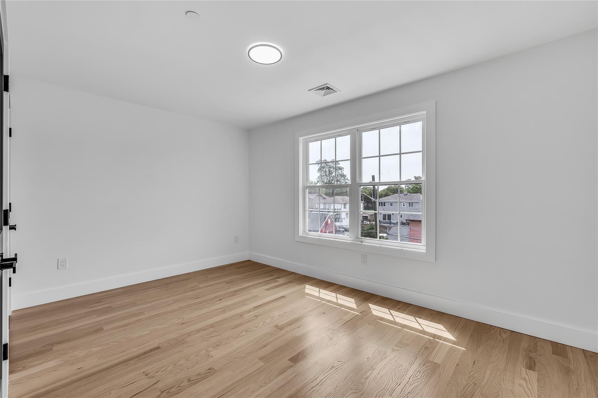 Single Family Bay  Nassau County, NY 11710, MLS-868346-25