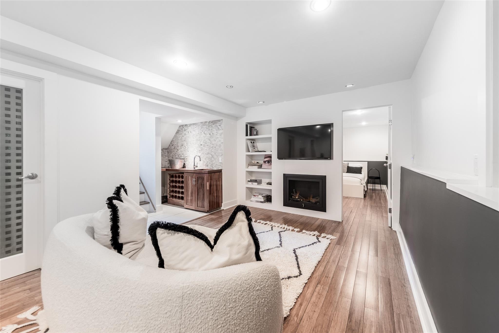 Single Family Hillside  Suffolk County, NY 11963, MLS-868361-17